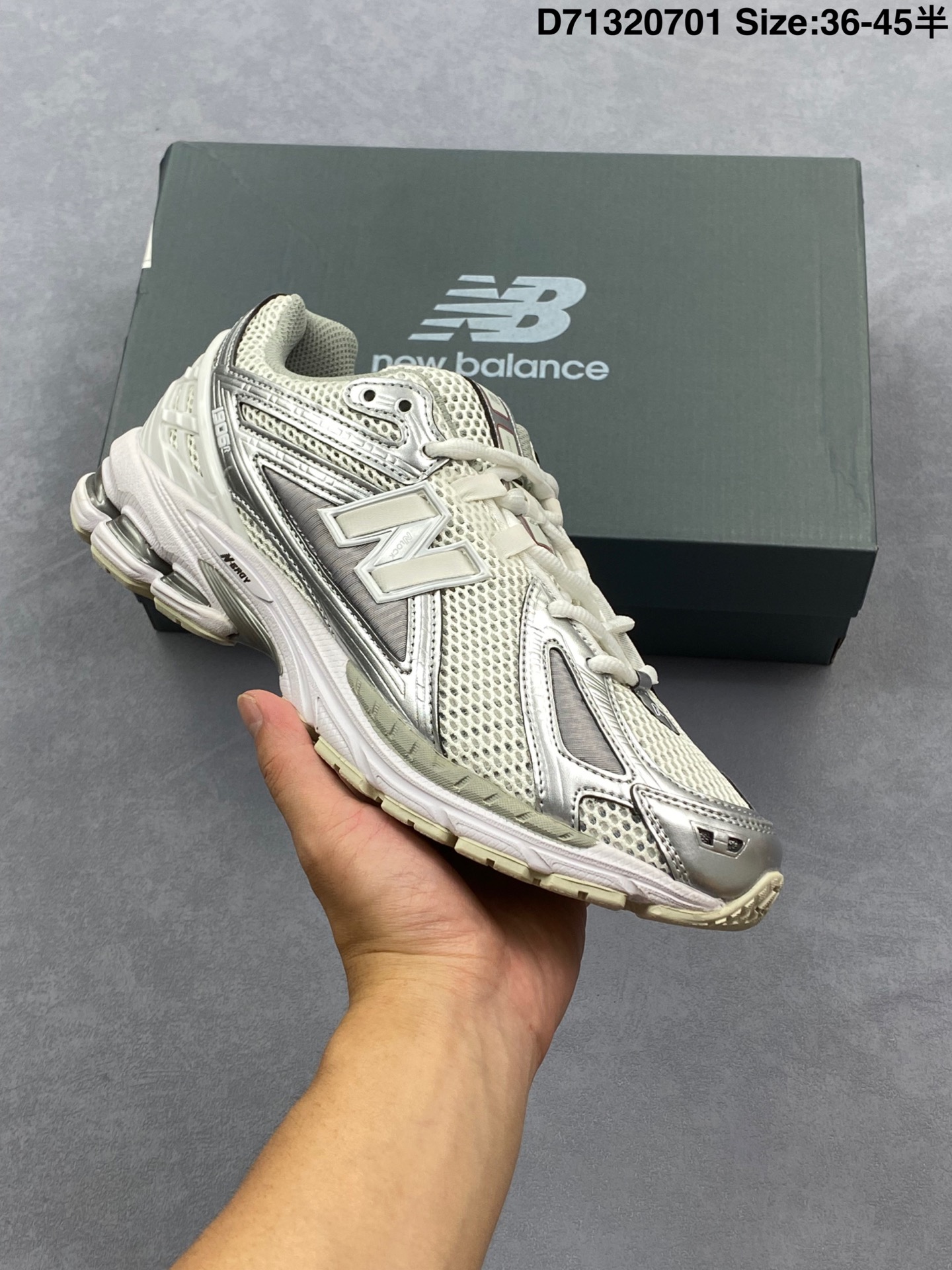 💰160
新百伦New Balance M1906系列 新百伦 复古单品宝藏老爹鞋款 复古元素叠加 质感超级棒 原楦版型材料细节做工精细 作为NB最经典的档案鞋型之一
尺码36 37 37.5 38 38.5 39.5 40 40.5 41.5 42 42.5 43 44 45 46 47
货号U1906AK
D71320701