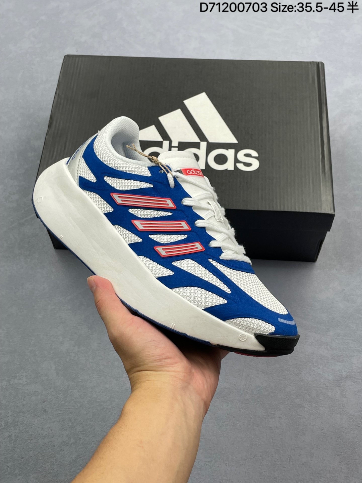 合集💰100
阿迪达斯 (adidas)男女士休闲鞋 ADIZERO ARUKU 减震耐磨缓冲回弹百搭运动鞋 厚底增高老爹鞋。今年曝光的adidas adiZero Aruku可以说是目前最受关注的新鞋之一。 鞋款外观以永动机为灵感,层叠排布的细节带来丰富的视觉层次。干净平整的厚实白色中底是最大特色,非常契合厚底鞋的风潮。
货号:JQ5658
尺码:35.5-45带半码
编码:D71200703