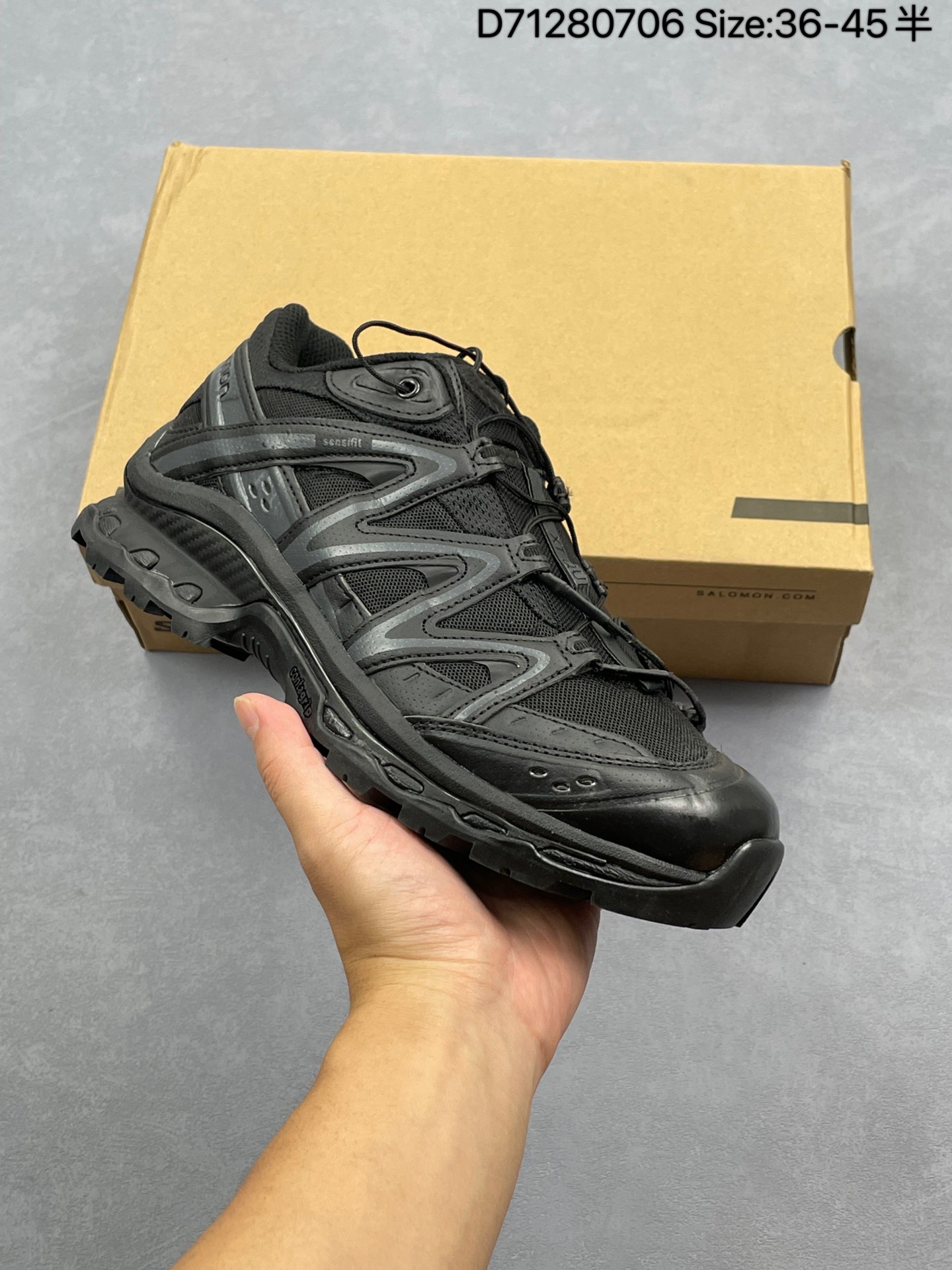 合集💰140
Salomon XA PRO 3D EXPANSE萨洛蒙户外越野跑鞋 鞋面采用SENSIFIT贴合技术 全方位贴合包裹脚型 鞋跟部鞋底牵引设计 提供强大的抓地性能 更适应野外崎岖不平的道路 其3D ADVANCED CHASSIS底盘 材料轻量大化 钉齿设计更具稳定性、防护性 鞋底易磨损区运用CONTAGRIP高耐磨材料 应对城市硬质路面长距离跑考验
货号:472456-20
尺码:36 36.5 37.5 38 38.5 39 40 40.5 41 42 42.5 43 44 45
D71280706