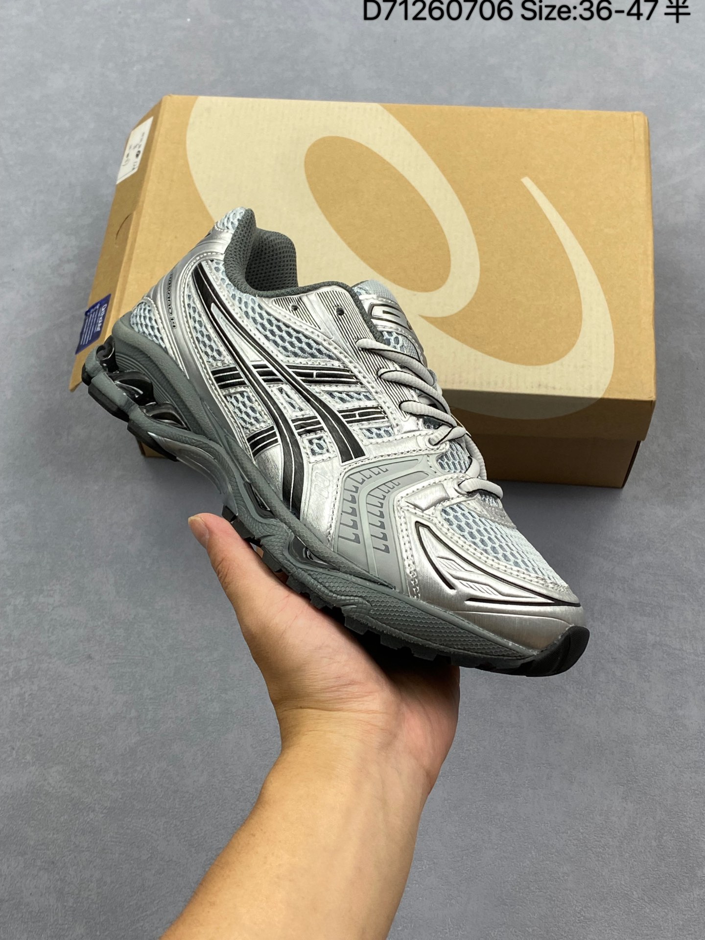 💰130
Asics/亚瑟士GEL-KAYANO 14男女鞋真标半码制 日产经典老牌-鬼塚虎/Onitsuka Tiger Mexico 66®经典墨西哥系列复古经典百搭板鞋休闲运动鞋慢跑鞋。采用柔软皮革鞋面,超国标含胶率耐磨耐弯折RB大底。产品从款式颜色造型上体现出追求舒适和细节的完美。鞋类更是推崇手工制作的严谨,融舒适性与可穿性的设计风格。注重细节的完美和别致魅力,既保持稳重,又不失轻松的时尚感。
类型:男女鞋
尺码:36-47含半码
编码:D71260706
货号:1203A706-020