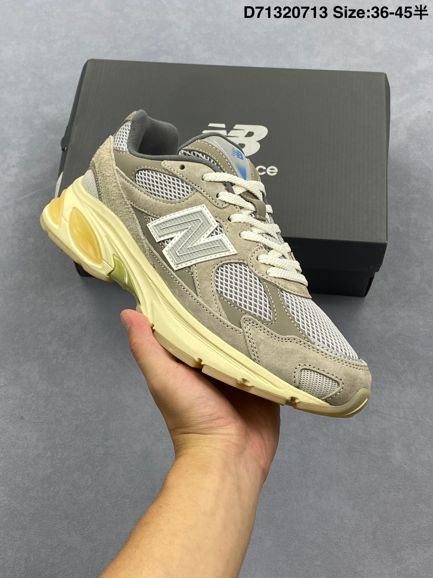 💰160
New Balance 2010系列 新百伦 复古老爹风网布跑步休闲运动鞋
新百伦经典配色 沿袭了面世之初的经典科技 以ENCAP中底配以升级版 N-ERGY缓震物料 鞋面则采用特色的柔软麂皮搭以NewBalance经典的尼龙网布 低调中还原跑鞋本真 更年轻化的设计理念与材质 让新世代青年得以用全新视角体验经典鞋款的传奇魅力
货号:U2010KTC
尺码:36 37 37.5 38 38.5 39.5 40 40.5 41.5 42 42.5 43 44 45
编码:D71320713