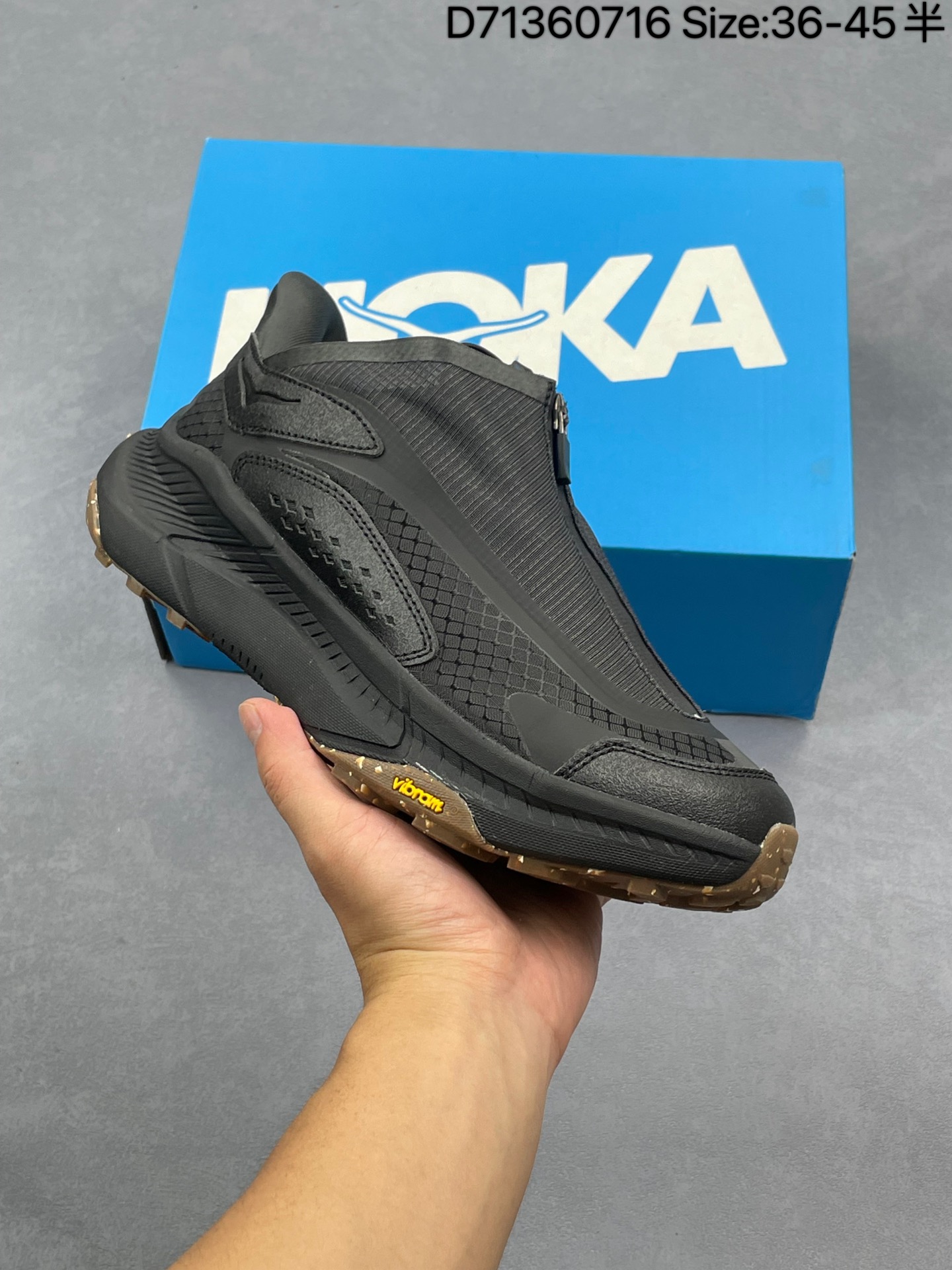 💰180
HOKA户外防水运动休闲鞋 HOKA ONE ONE Tor Summit 舒适百搭 防滑耐磨 低帮 徒步鞋 男女同款 黑色
独家私模 原鞋开模 1：1精品工艺 
采用头层牛皮 防水工艺出品 妥妥的市场顶流产品
货号：1162850 / CRBN
尺码：36 36.5 37.5 38 38.5 39 40 40.5 41 42 42.5 43 44 45 
编码：D71360716
