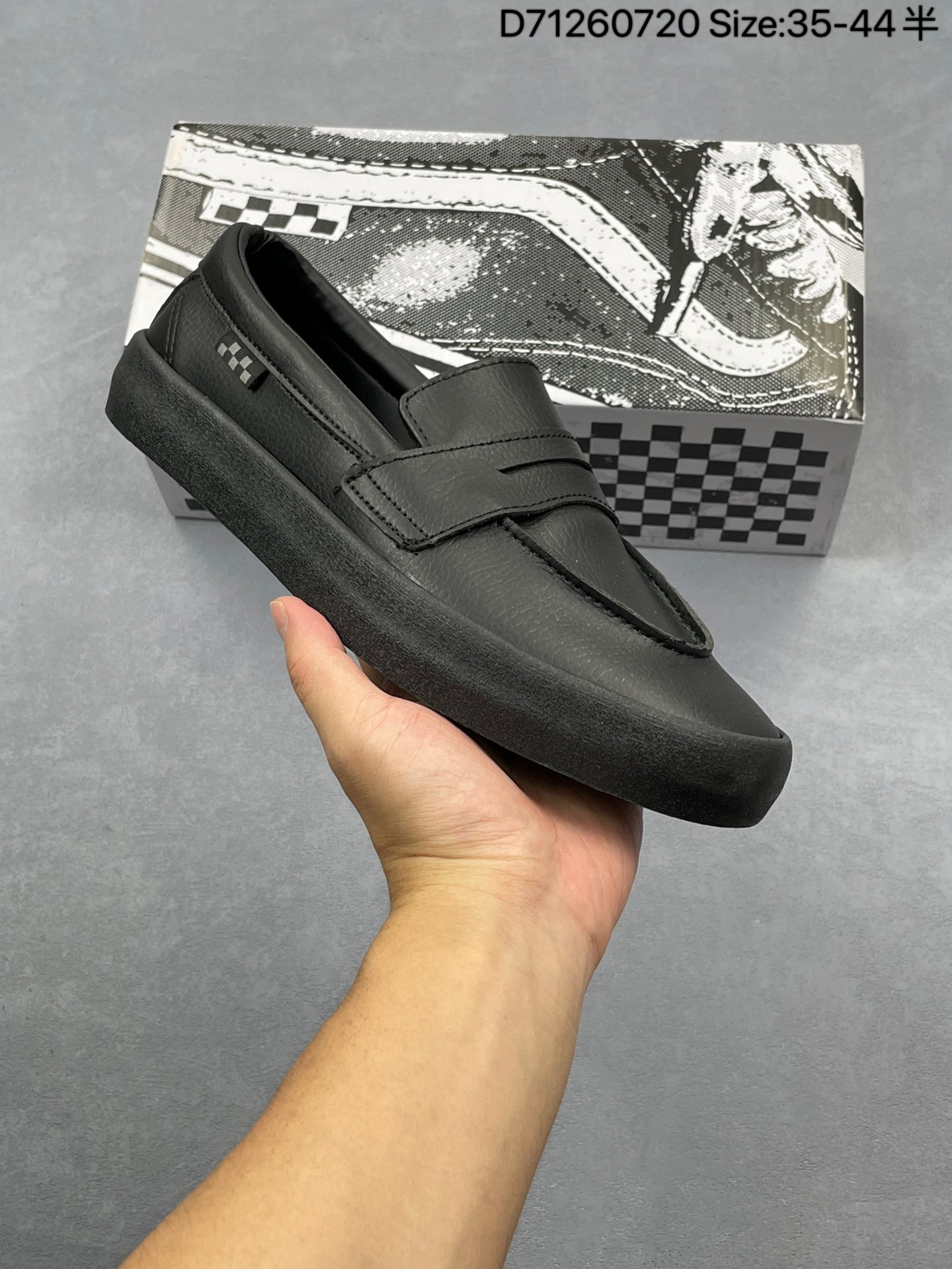 💰130
匡威Converse One Star Tropical Feet 一星翻毛皮 经典黑紫低帮板鞋 鞋面采用翻毛皮材质 自然优雅 内里花纹独具特色 搭配标志性的One Star Logo一星经典立体标凸显现代感风格 融入SKATE元素 源于街头设计灵感 舒适的穿着体验 让你尽享运动中的乐趣 
尺码：35 36 36.5 37 37.5 38 39 39.5 40 41 41.5 42 42.5 43 44
货号：166847C #D71260720