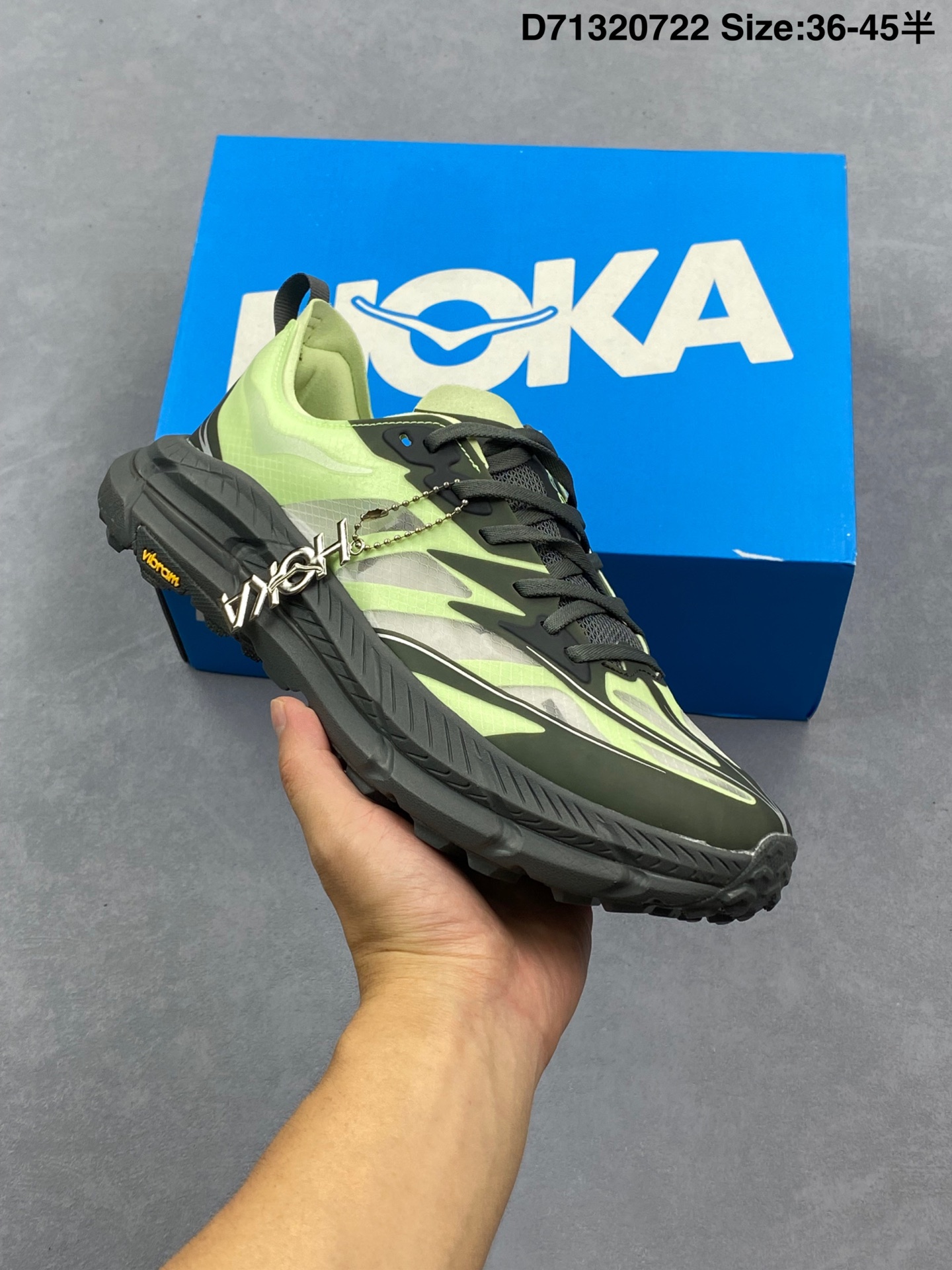 公司级✅Satisfy x HOKA RUNNING MAFATE TRAIL 全新配色 网面透气 运动鞋 此球鞋继承了HOKA的经典越野鞋型MAFATE SPEED4的设计 更在此基础上进行了创新和提升 使得它既适合户外越野跑 又充满了时尚潮流的元素 它的半透明鞋面设计 不仅让鞋身看起来更加轻便 而且提供了良好的透气性 而保护性的防撕裂尼龙面料 则确保了在复杂地形中的耐用性 货号:1168450 IDD71320722