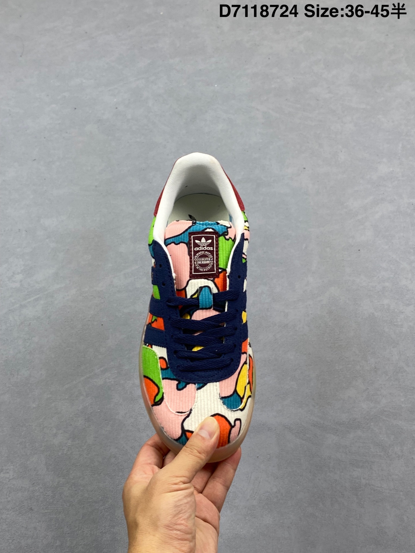 💰90
Adidas/阿迪达斯 男女鞋采用翻毛皮与天鹅绒布鞋面材质，皮革内里贴缓震PU乳胶脚垫，外置耐磨大底❗️ “复古运动”最新跨界联名，意大利奢侈品牌-古驰Gucci x 德国运动品牌阿迪达斯Adidas Originals Gazelle”Esquisite Gucci“羚羊系列低帮复古百搭休闲运动板鞋 707848
货号：IG2849
码数：36 36.5 37 38 38.5 39 40 40.5 41 42 42.5 43 44 45
D71180724