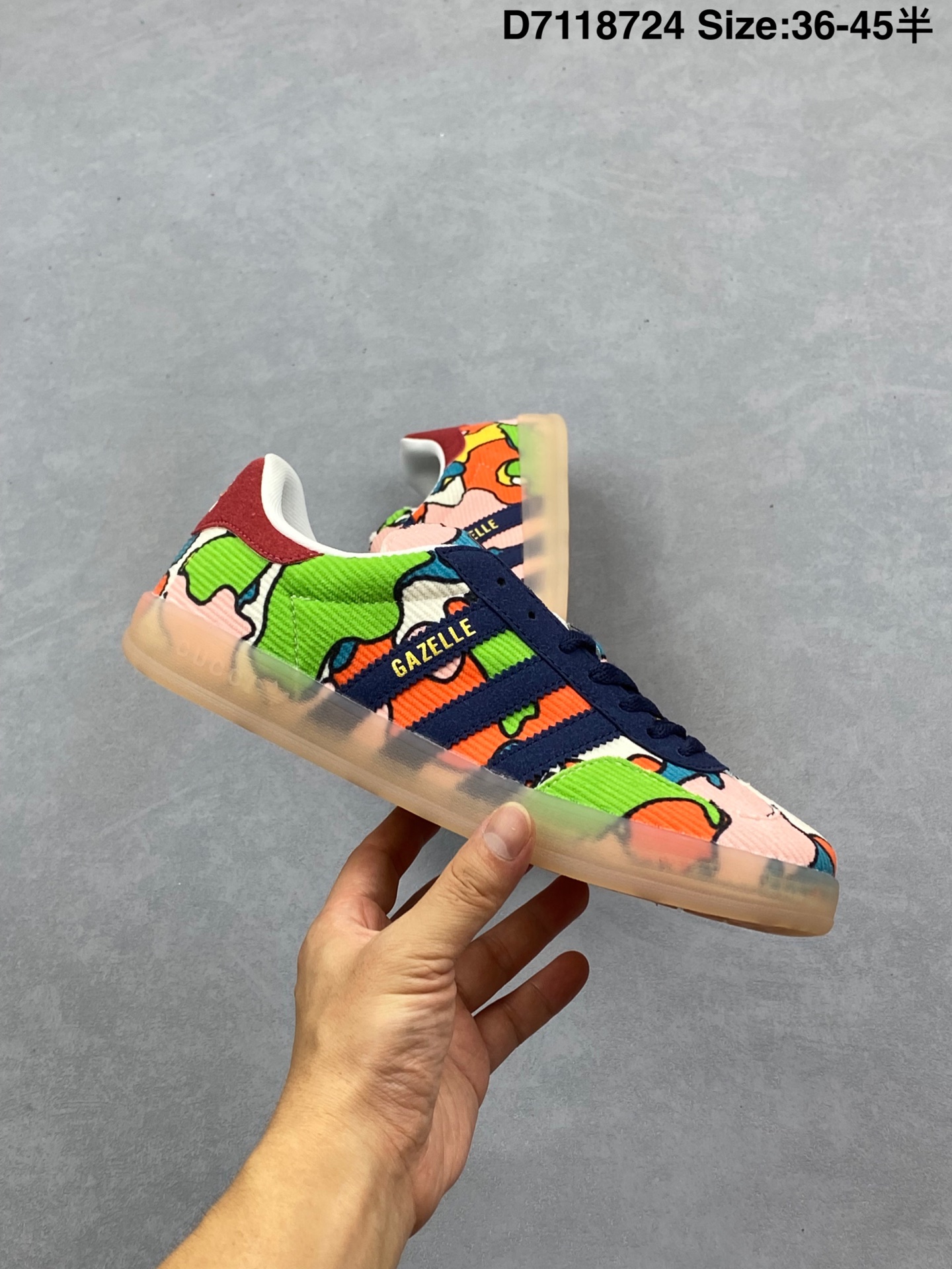 💰90
Adidas/阿迪达斯 男女鞋采用翻毛皮与天鹅绒布鞋面材质，皮革内里贴缓震PU乳胶脚垫，外置耐磨大底❗️ “复古运动”最新跨界联名，意大利奢侈品牌-古驰Gucci x 德国运动品牌阿迪达斯Adidas Originals Gazelle”Esquisite Gucci“羚羊系列低帮复古百搭休闲运动板鞋 707848
货号：IG2849
码数：36 36.5 37 38 38.5 39 40 40.5 41 42 42.5 43 44 45
D71180724