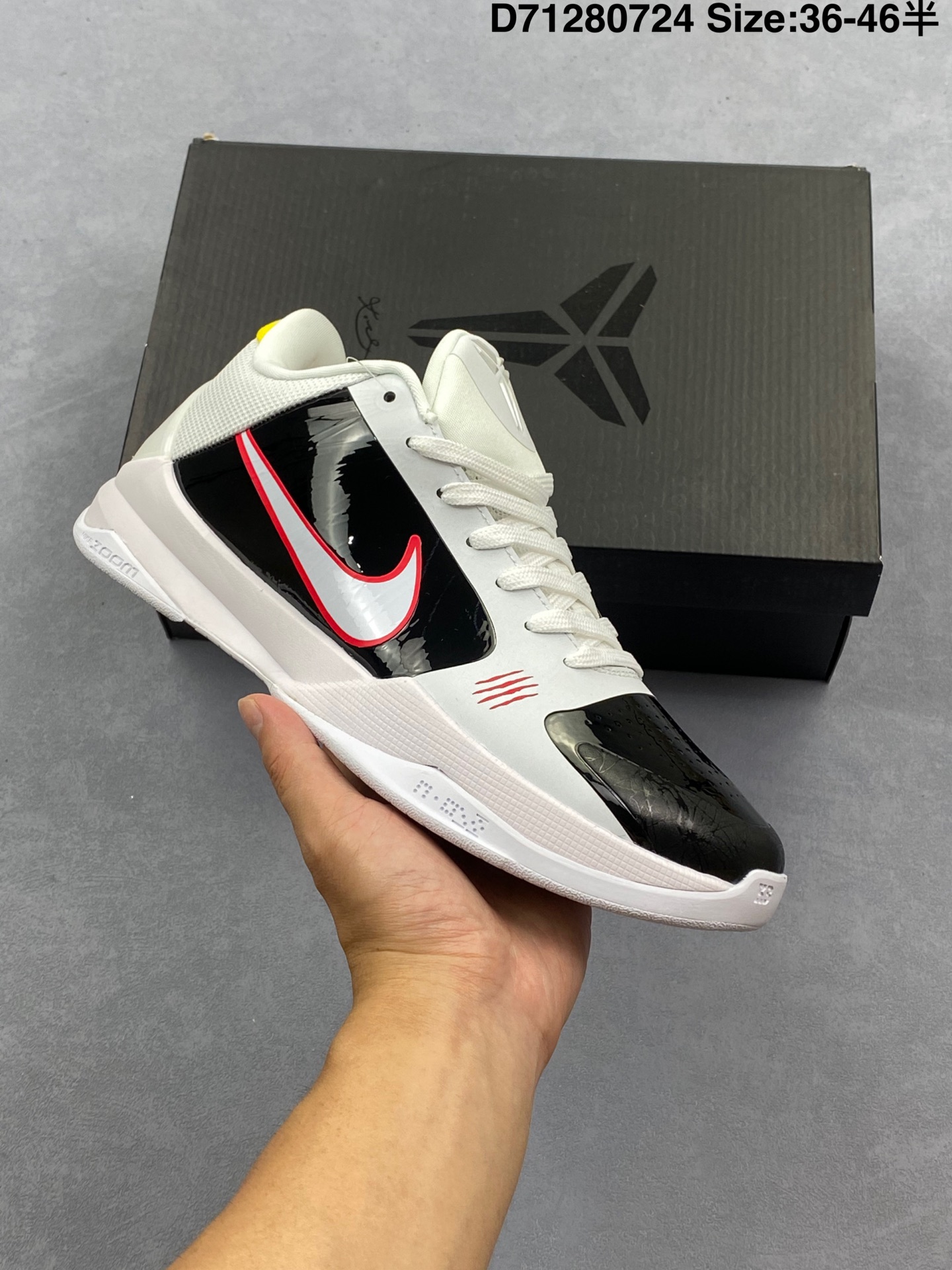 合集💰140
耐克Nk Zoom Kobe 5 Protro ”5 Rings“ 科比5全新配色-五冠王 低帮运动篮球鞋
#独家正确Protro AIR ZOOM TURBO大底 鞋垫磨边细节 全掌过胶 系列修长版型神韵 独家呈现
货号:CD4991-101
尺码:36~46 半
ID:D71280724
