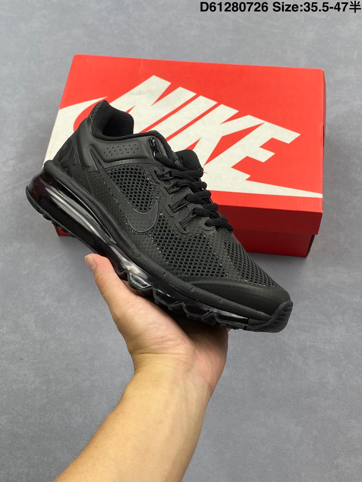 Nike Air Max 2013 舒适时尚耐磨透气 低帮跑步鞋 Nike Air Max 2013 运动鞋携时尚设计闪亮回归,出众有型.采用网眼布细节和运动风无缝覆面,助你保持清爽感受,塑就焕新造型.经典 Flywire 设计搭配经典全掌型 Max Air 缓震配置,缔造出众舒适感和支撑效果. 货号:HF3660-002 编码:D61280726