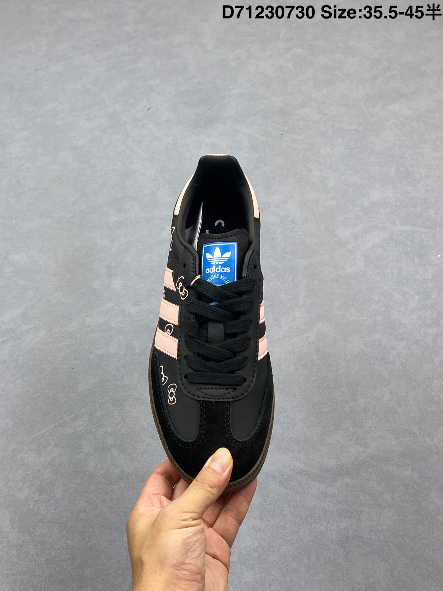 💰115
Adidas/阿迪达斯 男女运动鞋 三叶草SAMBAVEGAN休闲鞋 德训鞋 复古板鞋经典运动鞋。采用环保设计的焕新adidas Samba经典鞋,力求伴你前行。继承原版风格和质感,同时采用环保设计,旨在助力打造美好未来。含标志性T形鞋头,旨在保留往日足球风。• 常规型剪裁• 系带设计• 穿着舒适• 标志性经典鞋• 橡胶外底• 合成衬里• 该产品所用材质不含动物制品。
货号:HQ5155
尺码:35~46含半码
编号:D71230730