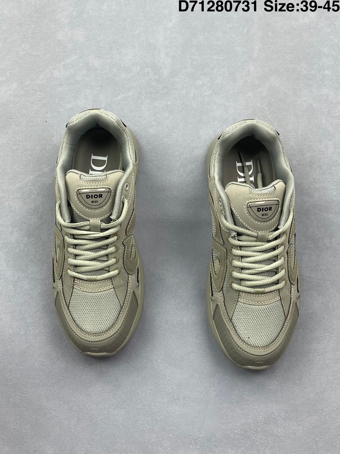 💰140
Dior 迪奥 x 石头岛 Stone Island 联名款B30系列休闲 运动鞋 老爹鞋
原版购入开发 做货 这次精彩的合作堪称一场别开生面的对话,展现了非凡的创意。金•琼斯 (KIM JONES)倾情呈献 DIOR AND STONEISLAND 限定系列,经典罗盘玫瑰与 DIOR 徽标相互融合
外贸热销款 原版开模 海淘专供品质同渠道货源 该款系列采用黑网色眼织物白和色科技料面精心制作,作饰以反光“CD30”图形标志,外格轻盈的刻雕效果橡胶鞋搭底配标志性点的缀提升格调,内弹部力细节塑造想理的舒适穿着体验可与各休式闲造型配搭,彰显尚时现代的运风动范
尺码:39 40 41 42 43 44 45
编码:D71280731