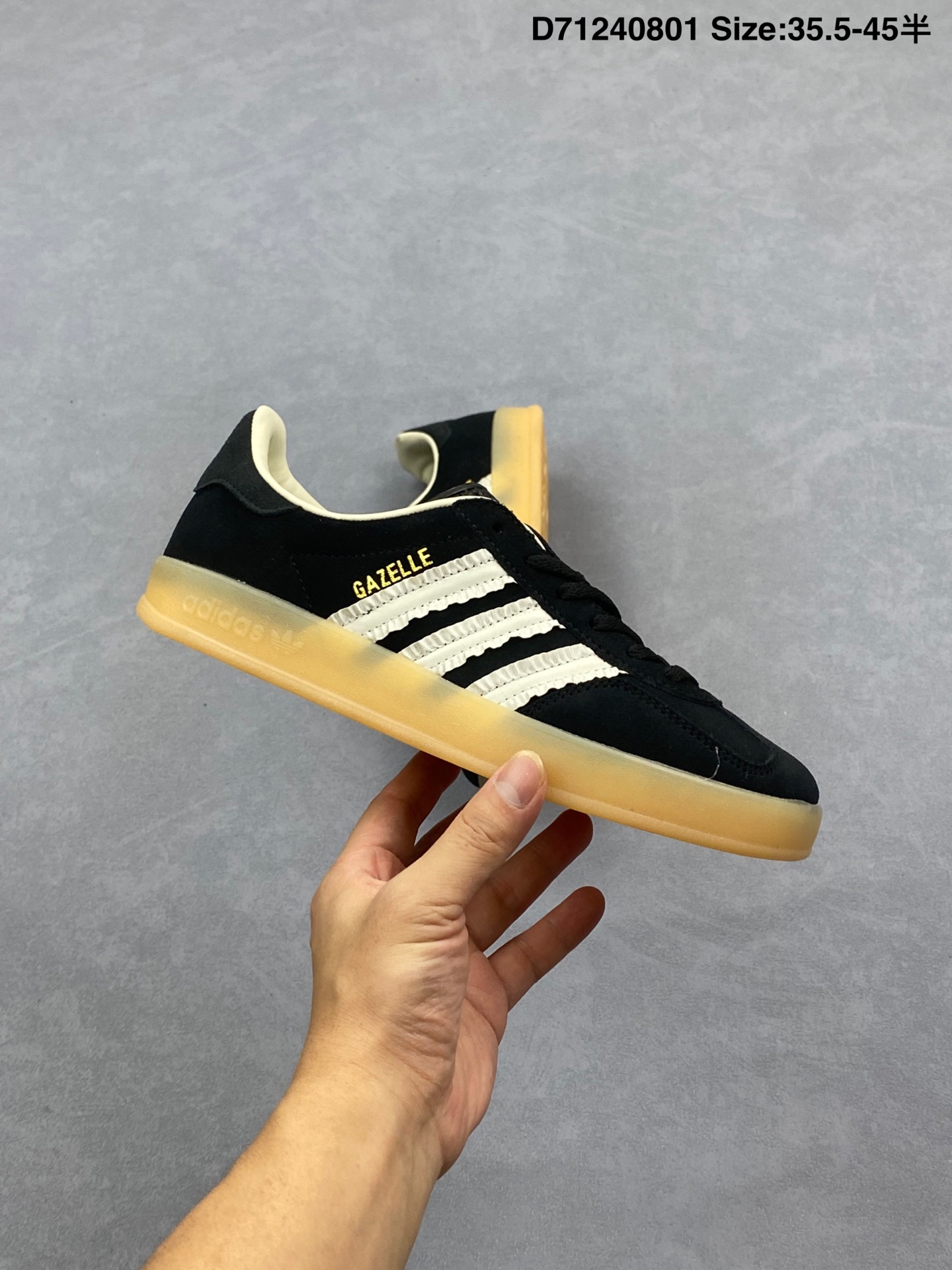 阿迪达斯AD NEO VL COURT CLASSIC男女子休闲运动板鞋 要精通反重力的运动?你需要一双坚韧的运动鞋 这款AD有着滑板风格运动鞋经典外型 配合耐用设计 以结实橡胶大底配上泡胶鞋垫 带来柔软感觉 绒面与三间完美揉合 尽显玩味 货号:ID8796.JS1412 尺码:看图所示 编号:D71240801