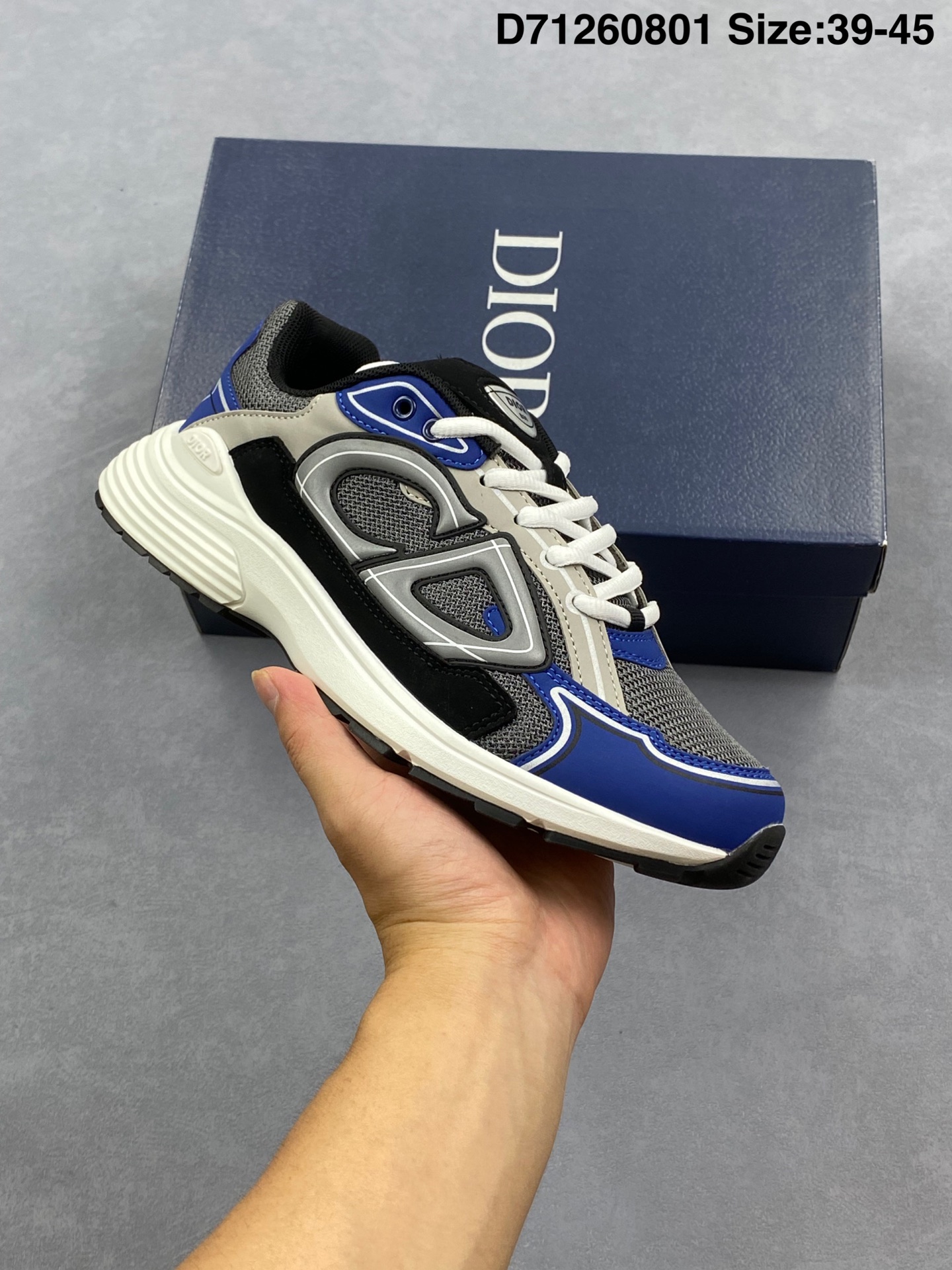 💰130
✅Dior B30 迪奥网眼织物低帮运动休闲鞋 该款系列采用黑网色眼织物白和色科技料面精心制 作饰以反光“CD30”图形标志 外格轻盈的刻雕效果橡胶鞋搭底配标志性点的缀提升格调 内弹部力细节塑造想理的舒适穿着体验可与各休式闲造型配搭 彰显尚时现代的运风动范
货号:3SN279ZRF H900
尺码:如图
D71260801