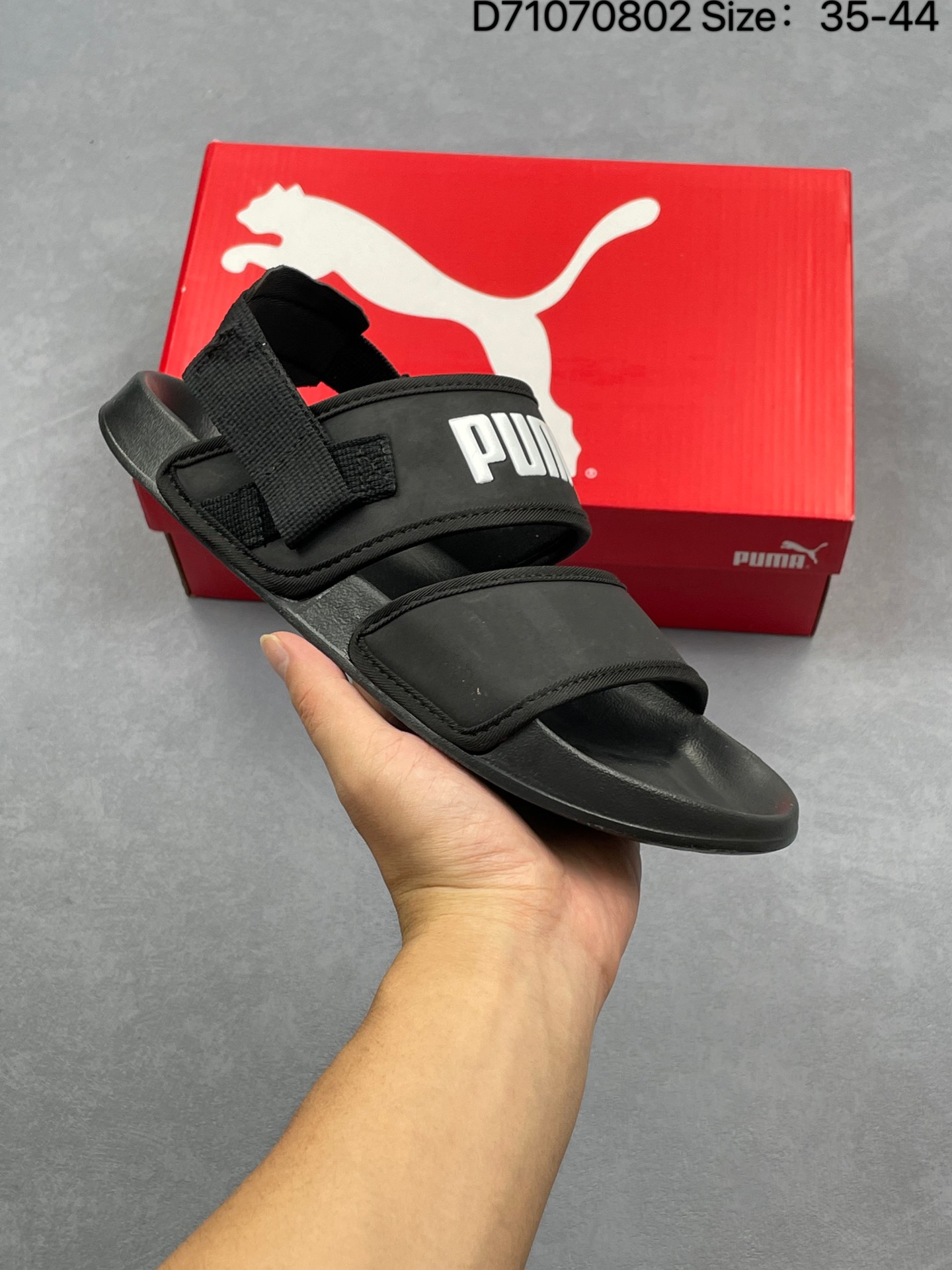 💰35
彪马PUMA 采用尼发泡轻量缓震EVA中底及耐磨防滑橡胶外底❗️，夏日新品❗️Puma/彪马 百搭潮流休闲凉鞋 
货号:370733 
如图
D71070802