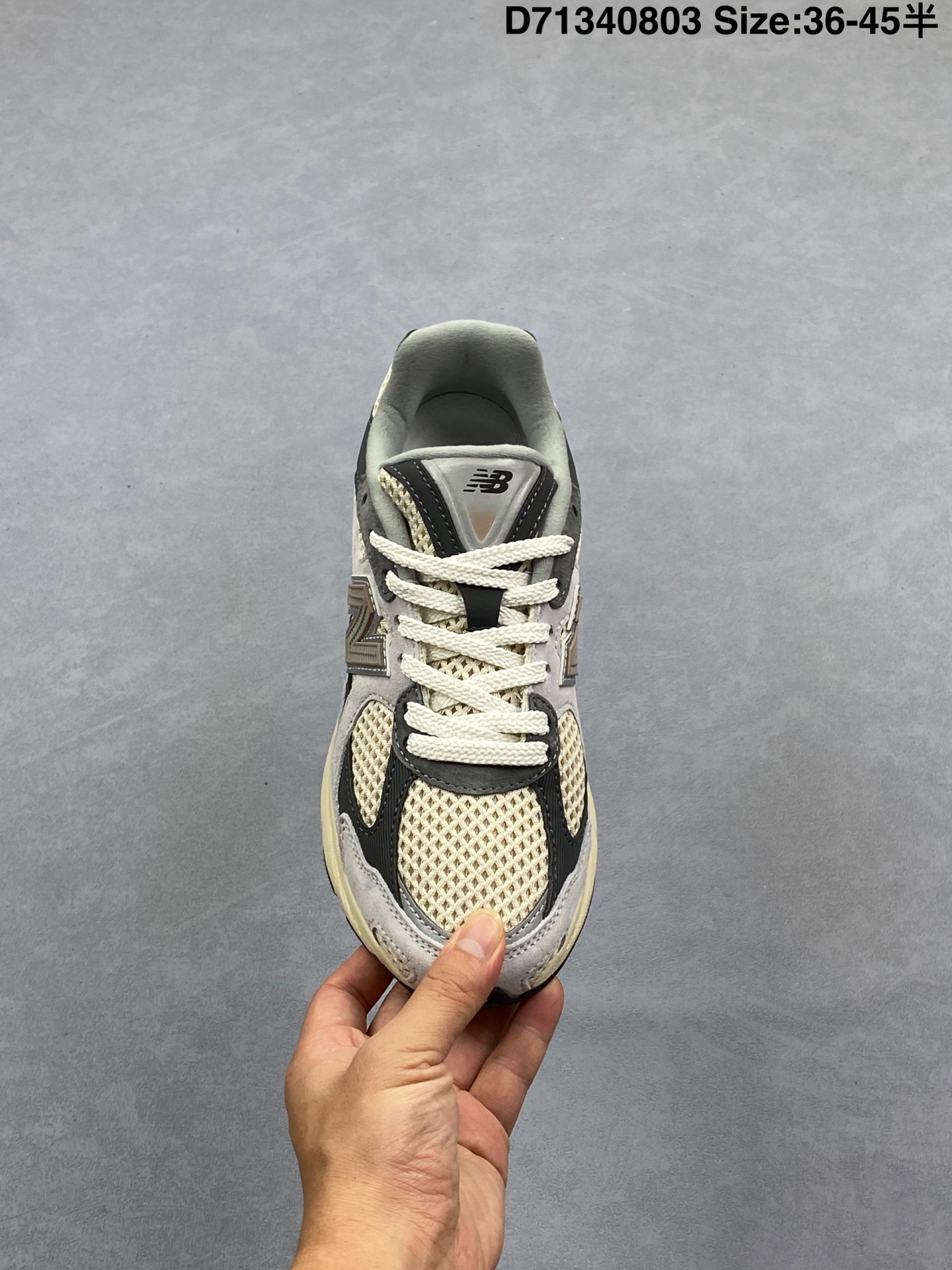 💰170
New Balance M2010系列 新百伦 复古老爹风网布跑步休闲运动鞋
新百伦经典配色 沿袭了面世之初的经典科技 以ENCAP中底配以升级版 N-ERGY缓震物料 鞋面则采用特色的柔软麂皮搭以NewBalance经典的尼龙网布 低调中还原跑鞋本真 更年轻化的设计理念与材质 让新世代青年得以用全新视角体验经典鞋款的传奇魅力
货号:U2010KTC
尺码:36 37 37.5 38 38.5 39.5 40 40.5 41.5 42 42.5 43 44 45
编码:D71340803
