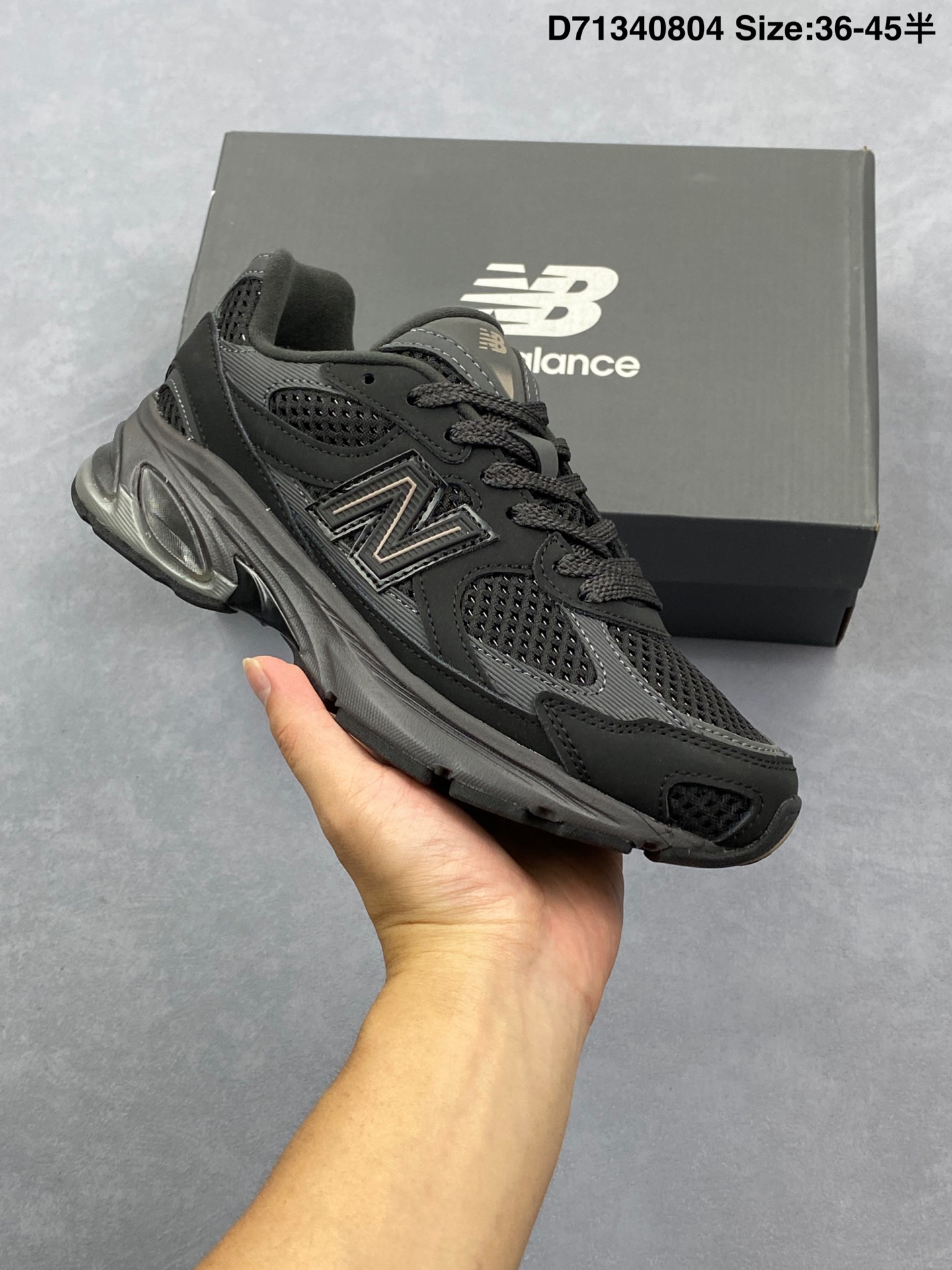 💰170
公司级✅New Balance M2010系列 新百伦 复古老爹风网布跑步休闲运动鞋
新百伦经典配色 沿袭了面世之初的经典科技 以ENCAP中底配以升级版 N-ERGY缓震物料 鞋面则采用特色的柔软麂皮搭以NewBalance经典的尼龙网布 低调中还原跑鞋本真 更年轻化的设计理念与材质 让新世代青年得以用全新视角体验经典鞋款的传奇魅力
货号:U2010TTO
尺码:36 37 37.5 38 38.5 39.5 40 40.5 41.5 42 42.5 43 44 45
编码:D71340804