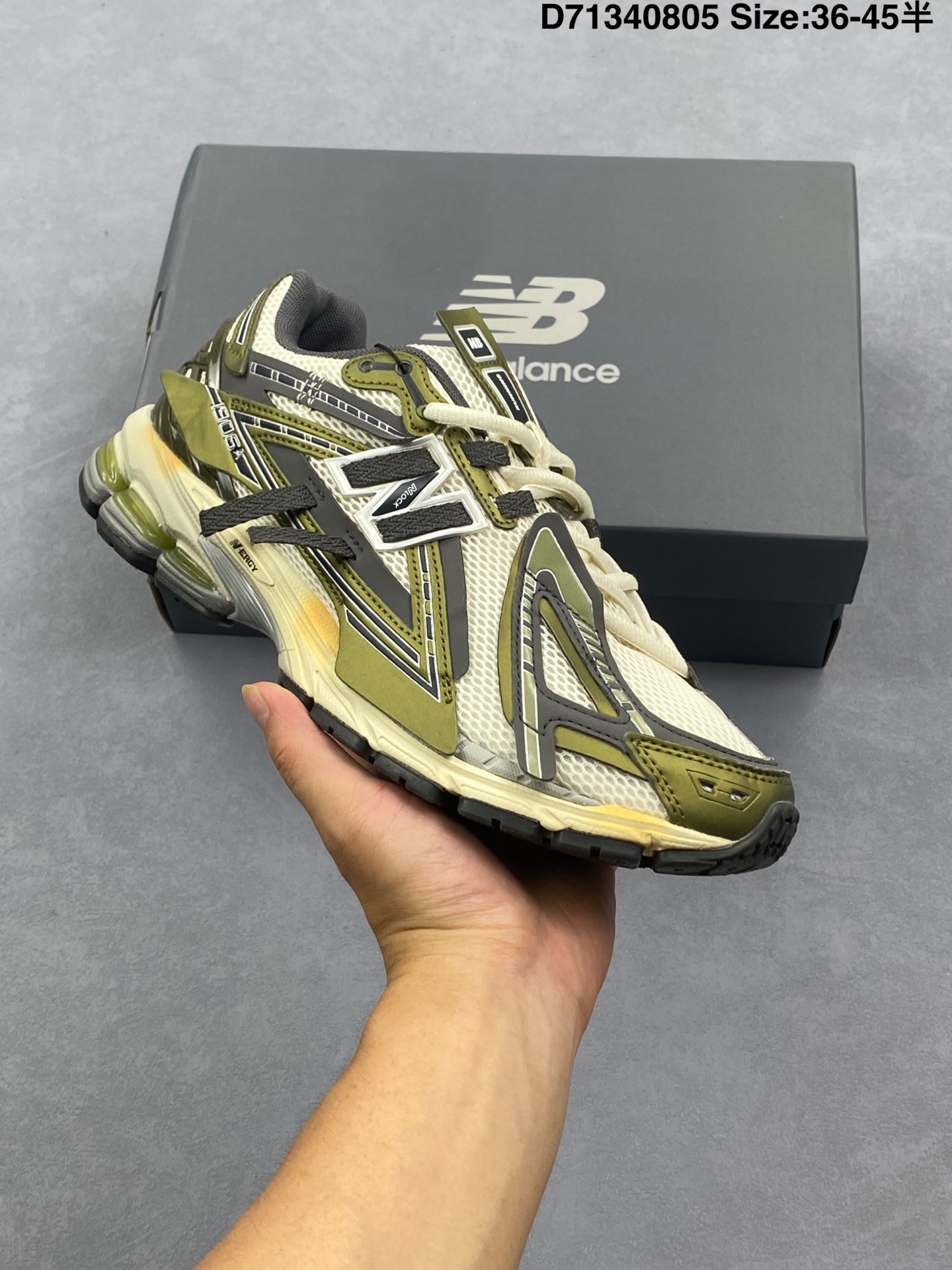 New Balance M1906AF NB宝藏老爹鞋款,复古元素叠加,质感超级棒,楦版型材料细节做工精细,货如实拍图 作为NB最经典的档案鞋型之一,与2002一样,1906有着NB最成熟的技术加持和复古款式,而本次推出的版本参照2002r的定位,相信会在性价两端做出权衡.单从造型上来看,依旧是vibe风格,味道很正,细节也很酷,这双1906r无疑必能打入复古跑鞋爱好者的年度鞋款名录! 编码:D71340805 半 货号:U1906AB.U1906AF
