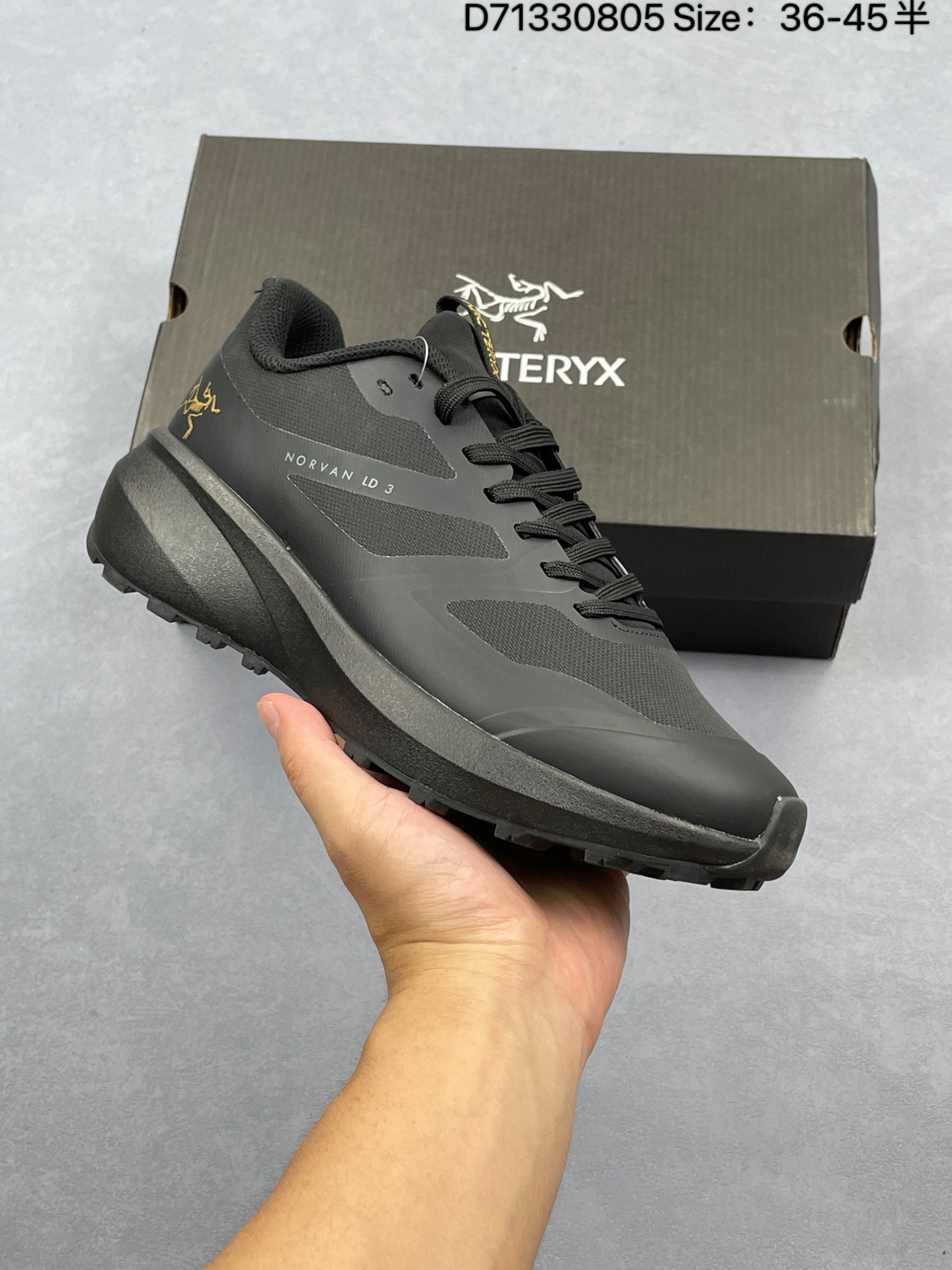 💰165
ARC‘TERYX始祖鸟AERIOS FL GTX M 1DY防水 男子 徒步鞋
采用跑步鞋设计理念,贴合脚型以减少摩擦,中帮设计提升支撑性并防止异物进入鞋内。鞋面采用GORE-TEX防水透气膜,兼顾舒适性与透气性。
外底:搭载Vibram® Megagrip橡胶大底,提升湿地抓地力
中底:压缩EVA材质提供回弹缓冲,内置TPU铁片增强抗扭转稳定性
货号:071244-400237
尺码:如图
lD:D71330805