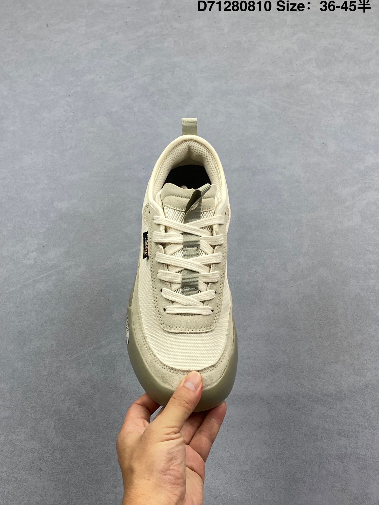 💰140
北面THE NORTH FACE GLENCLYFFE
面料采用进口磨砂牛皮 公司级版本
鞋底采用Vibram黄金大底
专门为鞋底设计的橡胶以出色的耐磨性
良好的防滑性或得不少户外运动爱好者的喜欢
专业户外登山品牌(北面)The North Face自1966年创立,由两位热爱登山徒步的年轻登山者于美西旧金山开创,不断透过研发与创新,并且将最先进的技术结合在服装与鞋款设计,生产多种外型帅气且专业能力非常强的户外运动装备而备受欢迎
官方货号:NF0A8AD98IR-080
尺码:36-45
D71280810