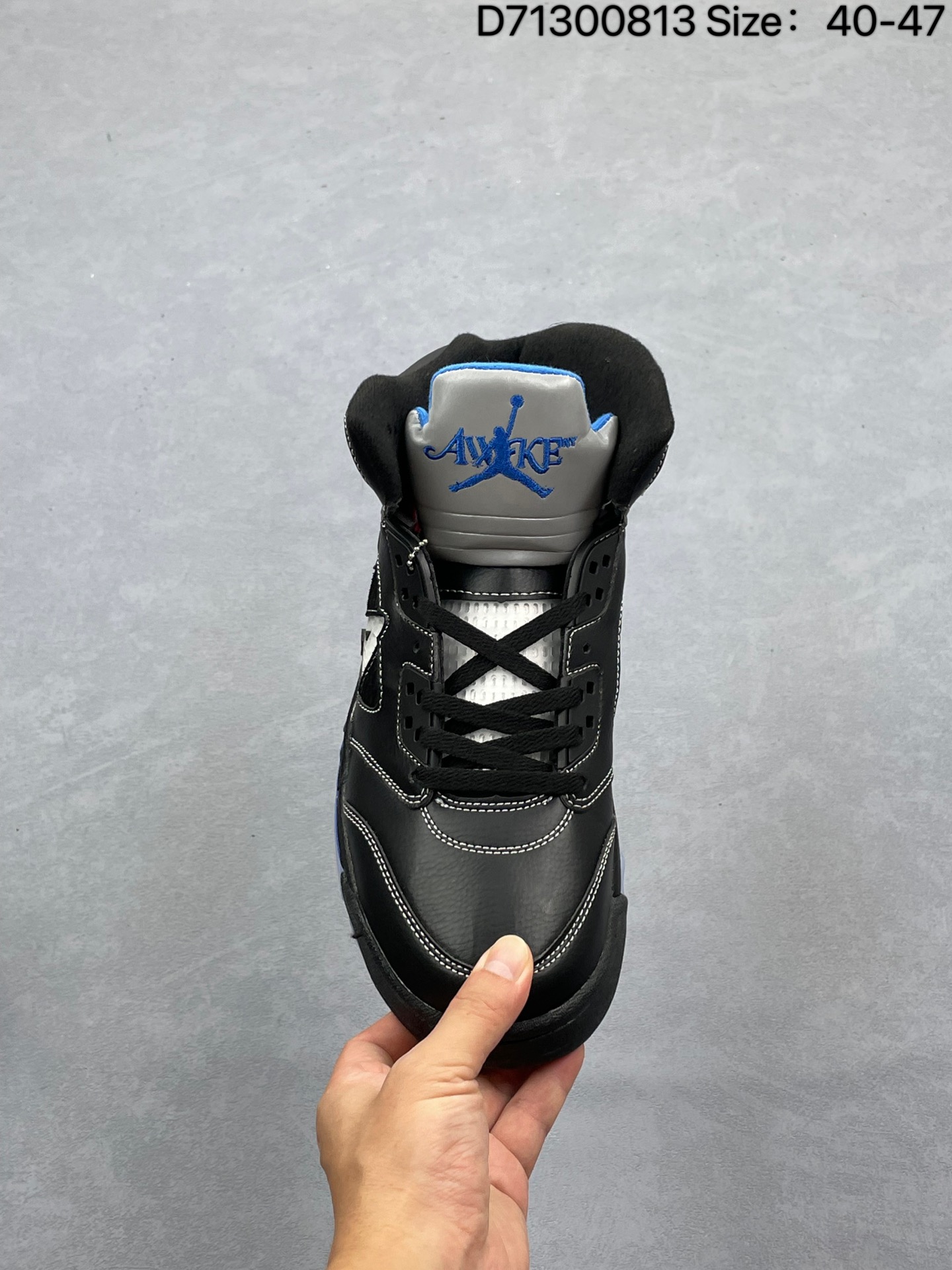 💰150
✅Nike Air Jordan 5 Low
乔丹AJ5代低帮复古休闲文化篮球鞋。Air Jordan创立于1985年是Nike旗下以史上最著名的NBA球星迈克尔乔丹( Michael jordan)命名的系列。30多年过去了, Air ordan系列已然成为全球最好的篮球鞋系列。许多热门鞋款也已经成为潮流人士的首选
货号:DV4982-641
尺码:如图
D71300813