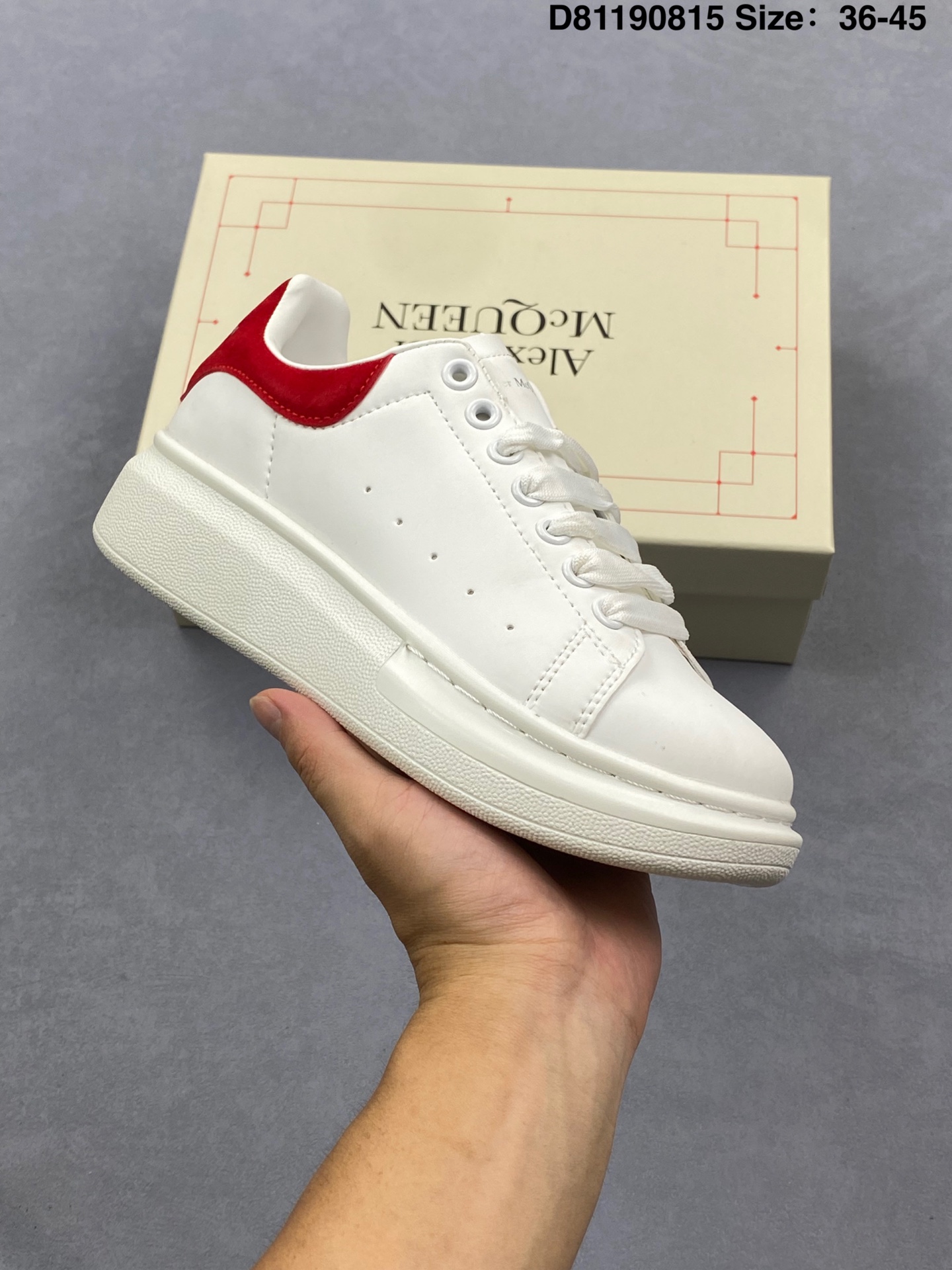 💰95
✅意大利高奢品牌Alexander McQueen亚历山大·麦昆 Sole Leather Sneakers低帮时装厚底休闲运动小白鞋
货号:553770 WHGP790 9063
尺码:如图
ID:D81190815