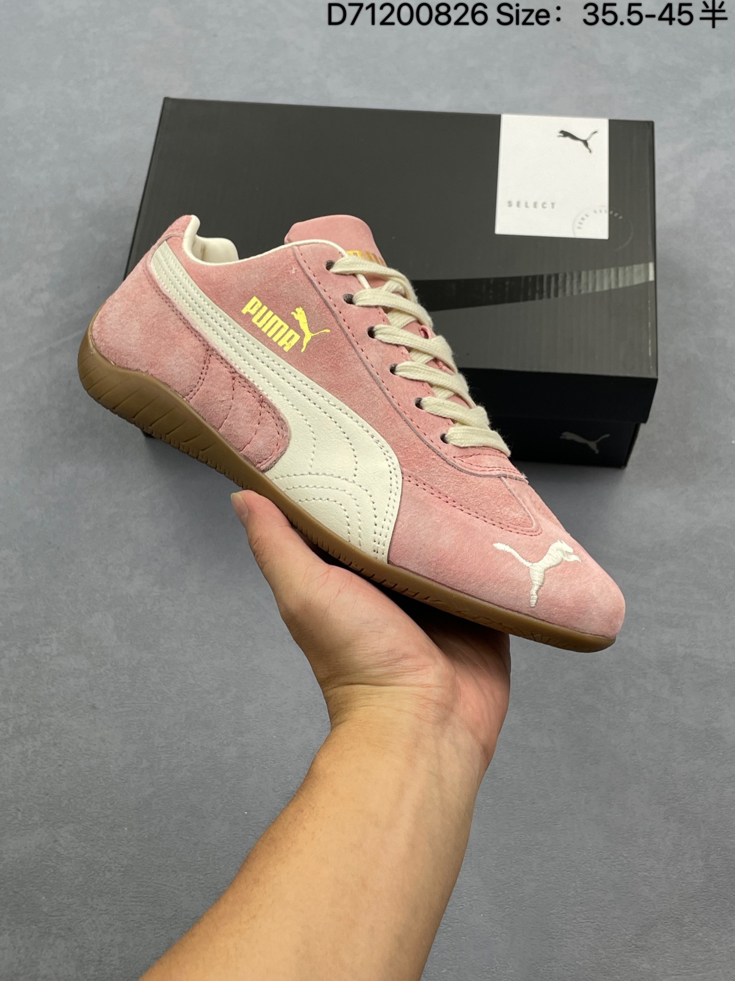合集💰 100
Puma Palermo OG  防滑耐磨低帮德训板鞋
孔眼底座和脚趾凸起由绒面革材料制成 
支持侧踏时的踏步工作 
脚背和侧板采用尼龙网布 
即使在健身房等使用环境中也能确保透气性 
像吸盘一样的设计是为了提高体育馆表面的抓地力性能
货号：403688-04
尺码：35～45半
编码：D71200826
