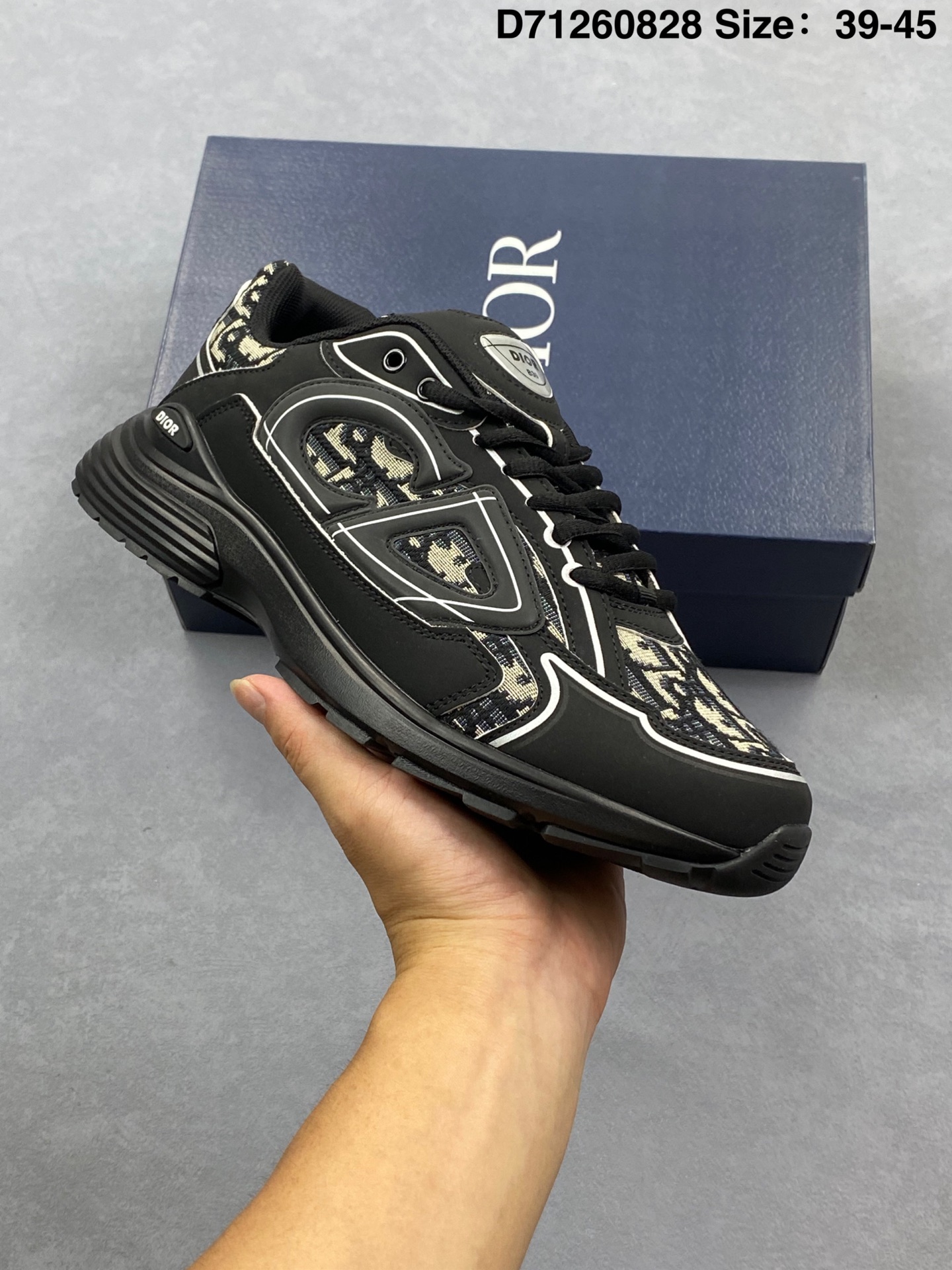 💰130
Dior迪奥B30网眼织物厚底系带休闲低帮运动鞋男女同款老爹鞋 !
编码:D71260828
Size:39~45