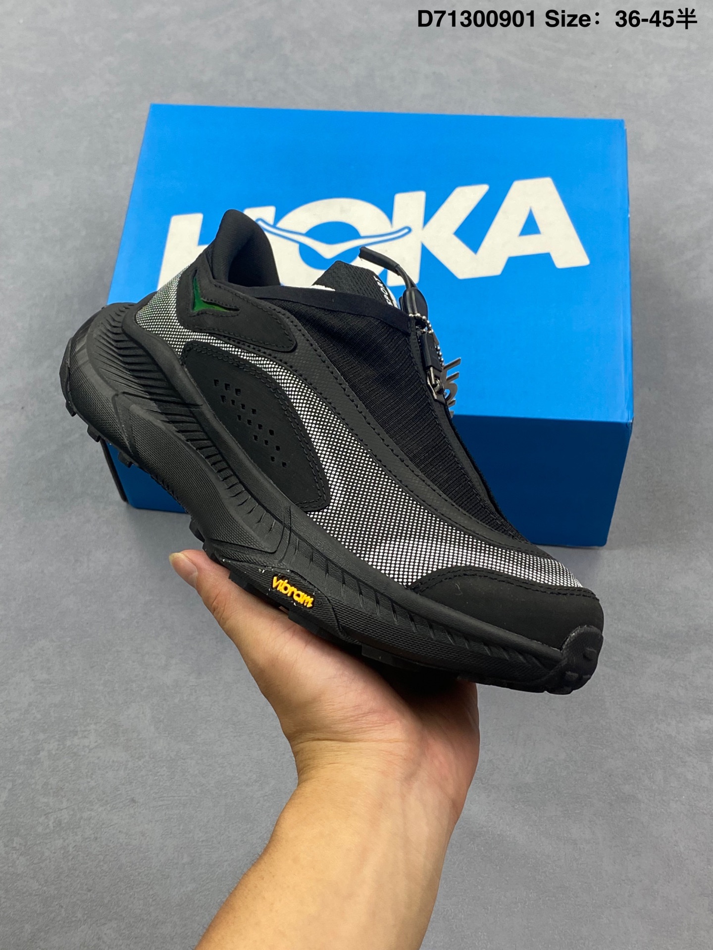 💰150
HOKA ONE ONE PROJECT TRANSPORT 舒适 防滑耐磨 低帮 生活休闲鞋 男女同款 黑色这双鞋也是HOKA提倡环保主义的一双鞋款,中底和外底都使用了部分天然的原材料,环保理念值得点赞!Project 作为Hoka Transport的特别版本,与Transport共用相同的中底配置,鞋面的有所改变。鞋面采用了防撕裂的鞋面,精致肌理感提花,轻盈透气。鞋头和跟后处加有醒目反光条,夜行增加警示作用户外夜间穿着也更安全可靠。鞋子采用了快速鞋带扣,拉链设计造型百搭,穿脱更加方便。超轻泡棉中底,用30%甘蔗纤维为原材料,轻盈提供持久的缓冲。嵌入式鞋床,采用类似赛车座椅的桶式结构,基于不同跑步爱好者的特点进行微调,将双足固定于中底之上。外底采用了 VIBRAM ECOSTEP NATURAL 橡胶沿袭一贯的品质、抓地力和性能高标准橡胶采用90%以上的天然成分,100%的天然色素均源自植物和生物农副产品生产工艺过程未使用溶剂或化学品更环保。
货号:1162850
尺码: 36-45含半码
编码:D71300901