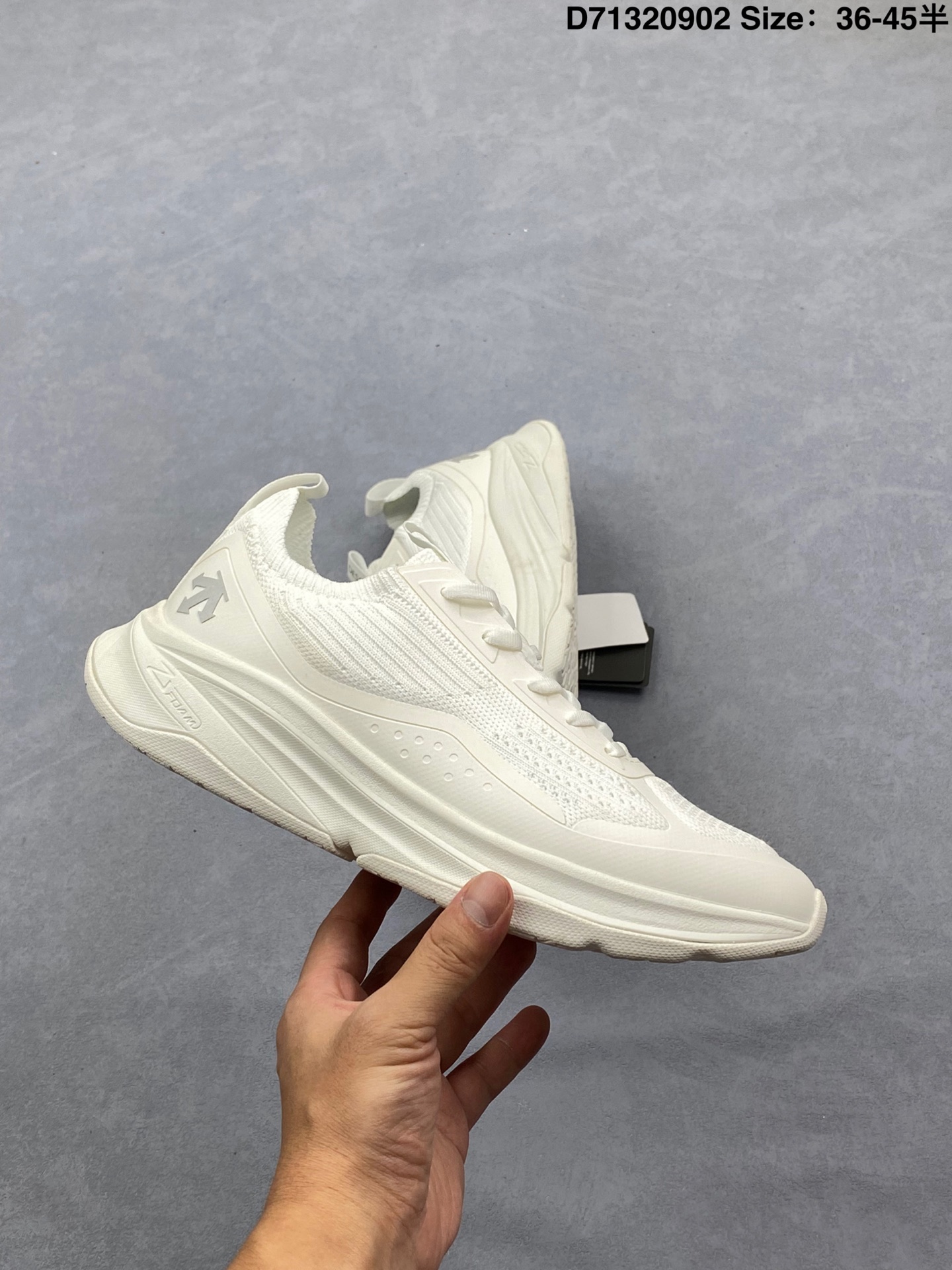 💰160
迪桑特DESCENTE ENERZITE LAVITATE 2.0 KNIT 时尚防滑 低帮跑步鞋 货号:D5191RRN05
针织网布无缝拼接鞋面轻薄通透减少摩擦
进口Z FOAM缓震中底 舒适回弹动能加成
部分采用反光饰片 提升夜跑安全性
码数:36 36.5 37 38 38.5 39 40 40.5 41 42 42.5 43 44 44.5 45
编号:D71320902