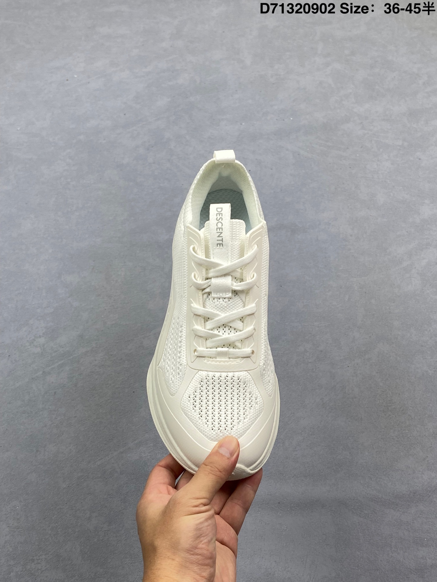 💰160
迪桑特DESCENTE ENERZITE LAVITATE 2.0 KNIT 时尚防滑 低帮跑步鞋 货号:D5191RRN05
针织网布无缝拼接鞋面轻薄通透减少摩擦
进口Z FOAM缓震中底 舒适回弹动能加成
部分采用反光饰片 提升夜跑安全性
码数:36 36.5 37 38 38.5 39 40 40.5 41 42 42.5 43 44 44.5 45
编号:D71320902