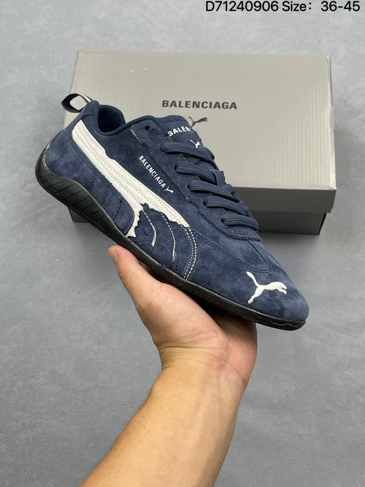 💰120
PUMA 彪马 x Balenciaga巴黎世家 Speedcat 系列 薄底鞋 牛皮绒面革 圆头做旧磨损 低帮 生活休闲鞋
极速赛车系列 复古运动休闲跑鞋 充正版本 
鞋面设计轻量透气 提供了舒适性和穿着感受
柔软内里材质 穿着更加舒适
橡胶鞋底提供持久的牵引力
官方货号:406519-07
尺码:36～45
ID:D71240906