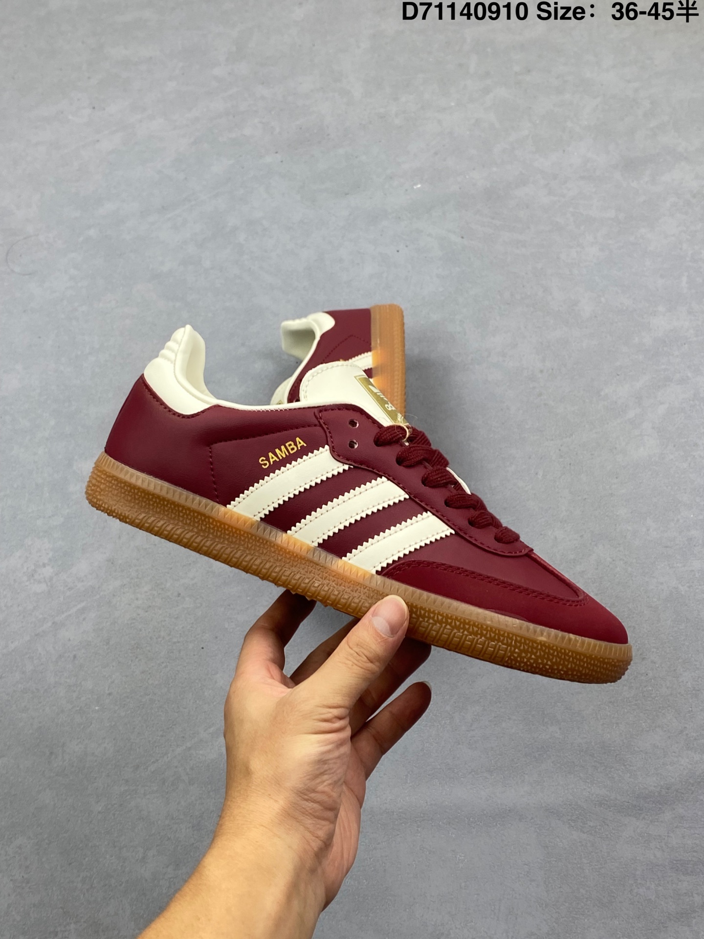 💰70
Adidas Samba OG 复古桑巴板鞋
这款桑巴鞋展示了高质量的工艺
带有装饰的超锁缝制和无缝的手感 柔软、柔软的皮革造型和标志性的3条纹完成了精致的外观 正规合身鞋带 鞋面上有绒面鞋垫 橡胶鞋底 享受正畸套筒软感 自50年代首次亮相以来就一直在赢得粉丝的青睐
货号: ID0477
SIZE:36 36.5 37.5 38 38.5 39 40 40.5 41 42 42.5 43 44 44.5 45
编码:D71140910