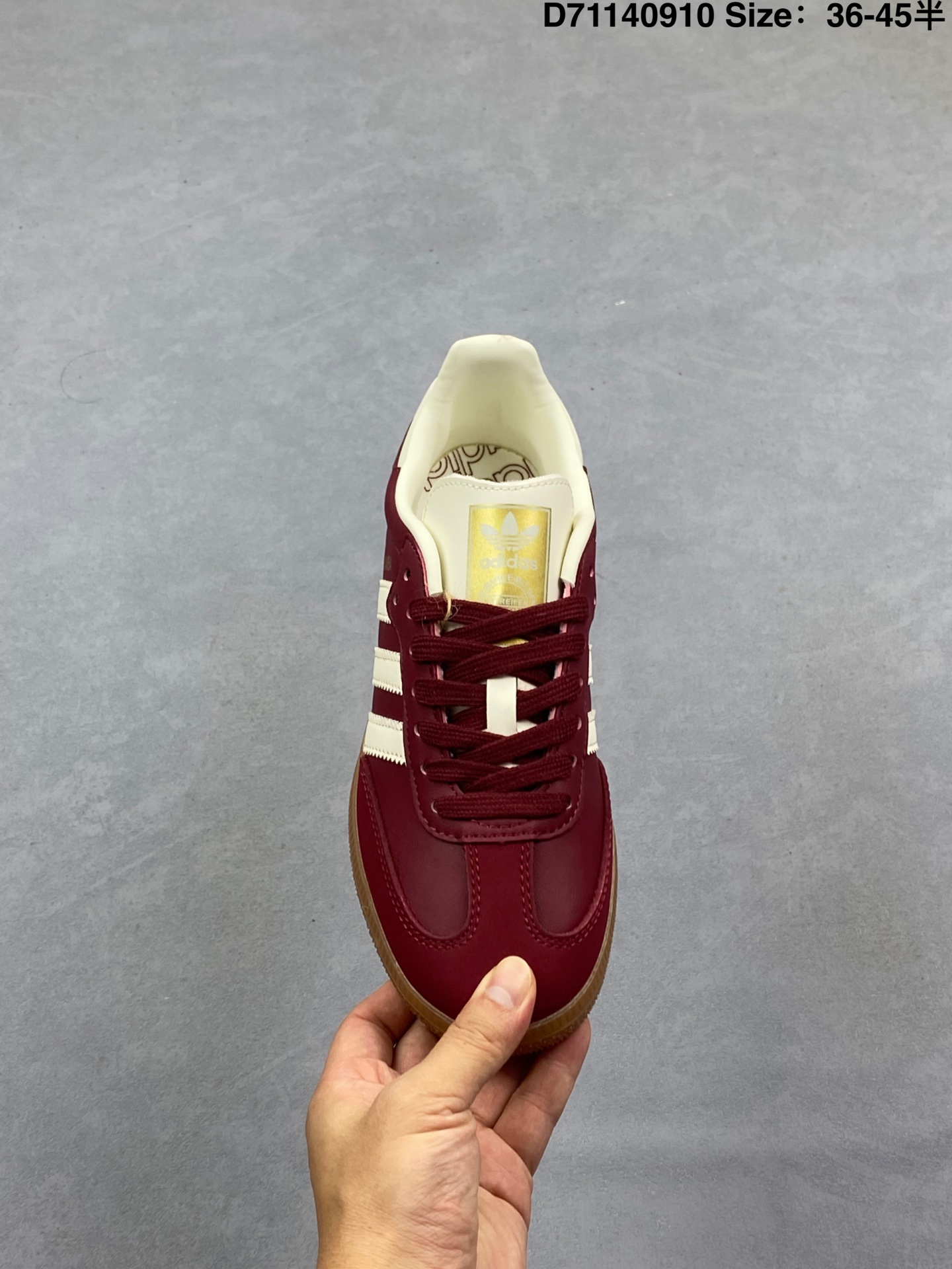 💰70
Adidas Samba OG 复古桑巴板鞋
这款桑巴鞋展示了高质量的工艺
带有装饰的超锁缝制和无缝的手感 柔软、柔软的皮革造型和标志性的3条纹完成了精致的外观 正规合身鞋带 鞋面上有绒面鞋垫 橡胶鞋底 享受正畸套筒软感 自50年代首次亮相以来就一直在赢得粉丝的青睐
货号: ID0477
SIZE:36 36.5 37.5 38 38.5 39 40 40.5 41 42 42.5 43 44 44.5 45
编码:D71140910