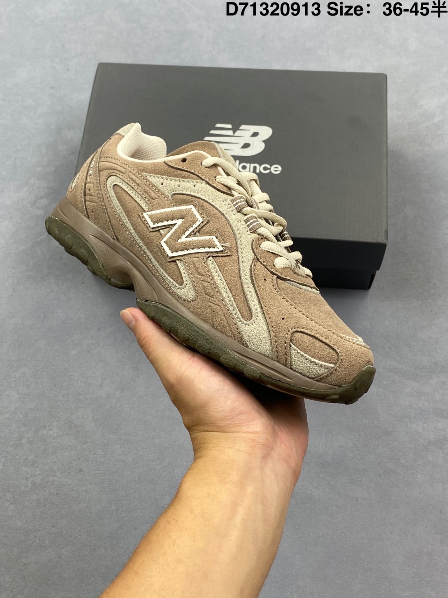 New Balance 新百伦204 系列 复古休闲运动百搭老爹跑步鞋 #采用猪巴革组合网织鞋面材质 #3层组合底模精密开发 #中底嵌入碳板缓震及后跟嵌入TPU装饰条稳固❗️ 货号:U204 编码:D71320913