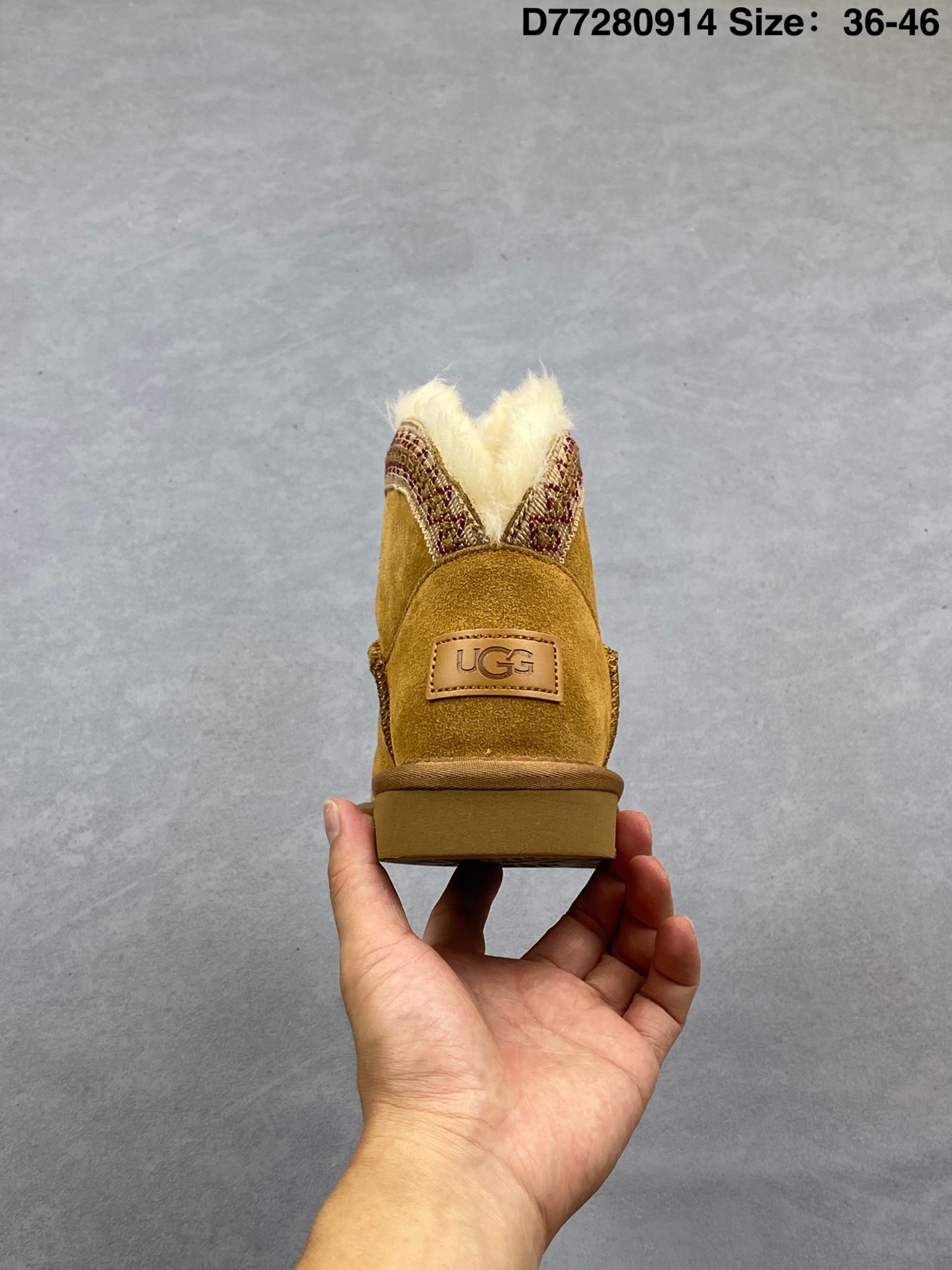 💰140
UGG/雪地靴 广东原产,采用TPU模压定型翻毛皮鞋面材质,内嵌人造卷曲羊毛毛绒里衬和鞋垫,保暖锁热,选用17毫米UGGPURE™ 植入式羊毛里衬与可拆卸的UGGPURE™ 植入式羊毛鞋垫,Treadlite轻翼科技外底-优质的防滑,耐磨性,和良好的弹性❗️2023FW秋冬新款,美国轻奢品牌🐑UGG W Tazzla 塔次特系列低帮时尚百搭舒适保暖休闲便鞋“栗子棕加绒 1134810
类型:
码数:如图
编码:D77280914