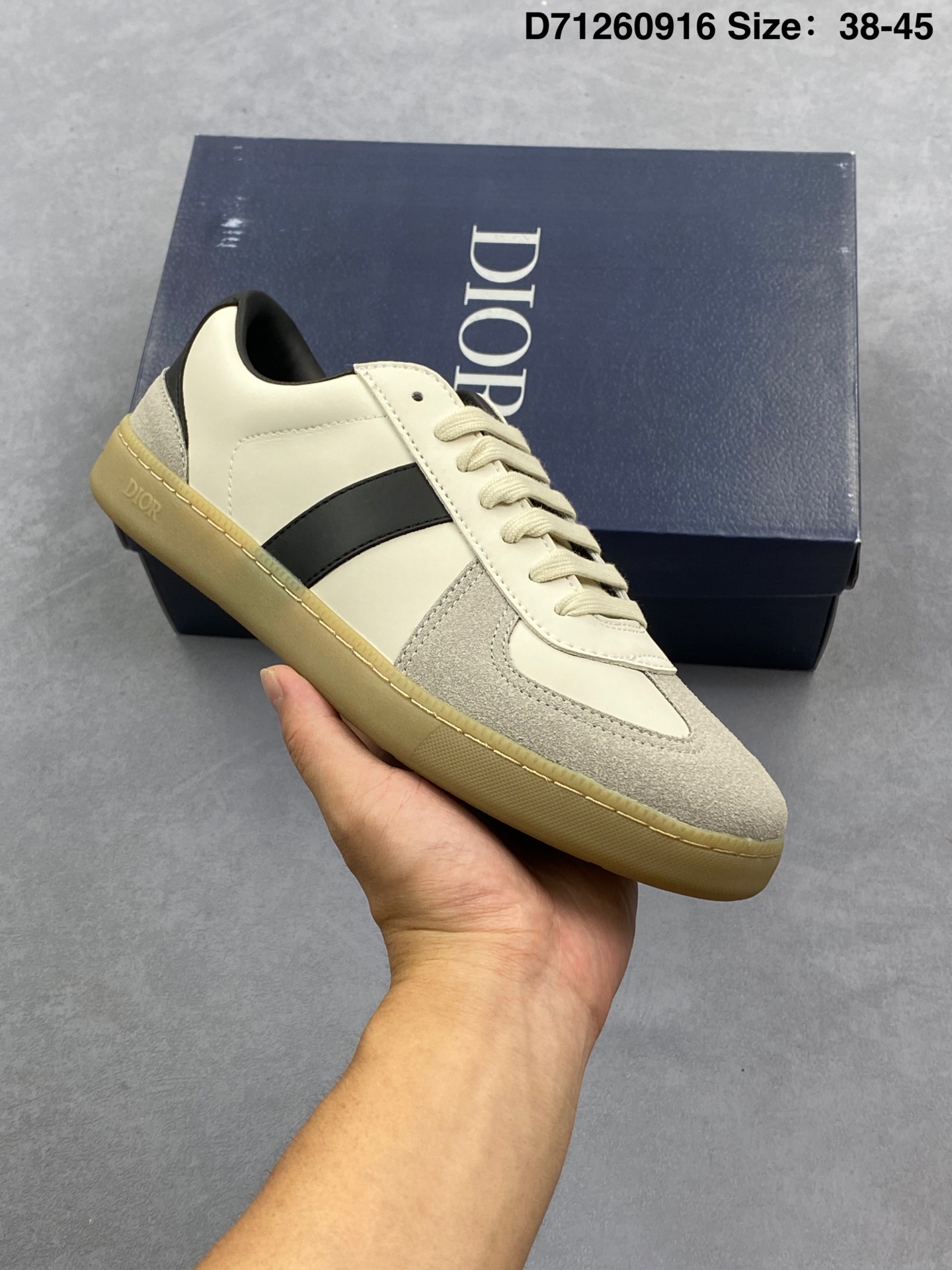 💰130
Dior 迪奥高奢小白鞋 德训鞋 男女鞋 彰显高级气质 Dior 运动鞋低帮系列复古百搭休闲鞋 厚底增高时尚慢跑鞋 罗马风板鞋平底潮鞋 3SN328RHH06939
码数:看图所示
编号:D71260916