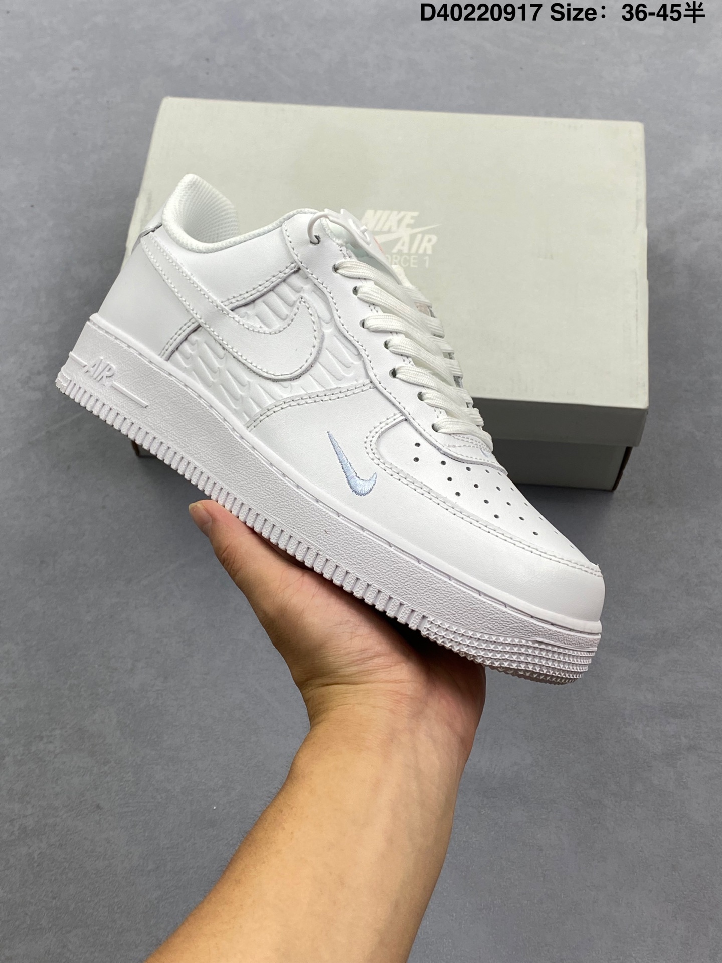 💰110
Air Force 1 '07 Low 压印小钩白色
原楦头原纸板 打造纯正空军版型
#专注外贸渠道 全掌内置蜂窝气垫 #原盒配件 原厂中底钢印、拉帮完美 官方同步上架
货号:IH4475-100
Size:36 36.5 37.5 38 38.5 39 40 40.5 41 42 42.5 43 44 44.5 45
编码:D40220917