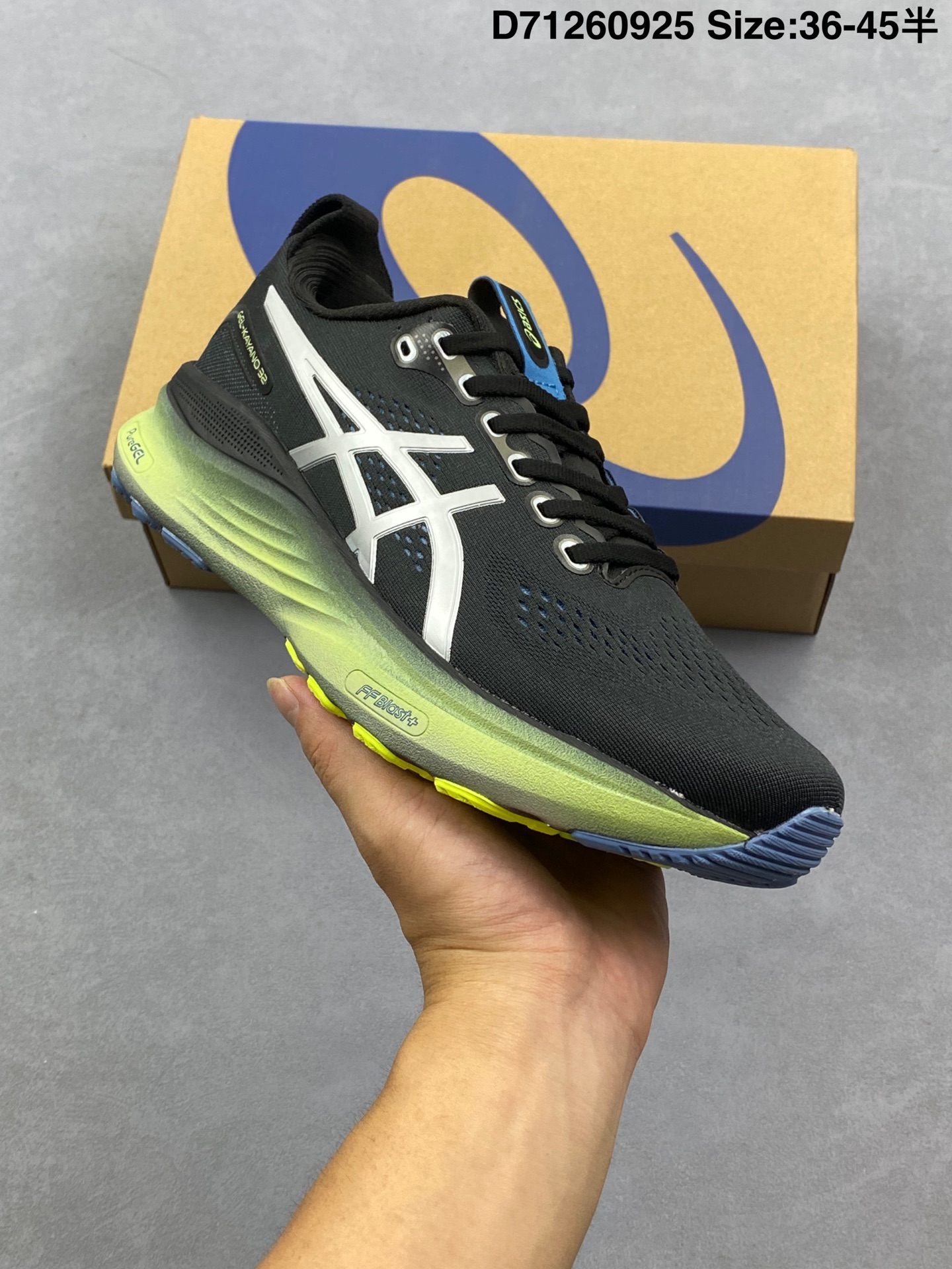 💰130
Asics GEL-KAYANO 32 LUXE 时尚舒适 低帮跑步鞋
ASICS (亚瑟士)是日本实业家鬼冢喜八郎创立的跑鞋运动品牌,名字想法源自著名的拉丁谚语“AnimaSana In Corpore Sano”,意为“健全的精神寓于强健的体魄”。正如其名字的含义,ASICS亚瑟士一直坚信保持身体的健康与活力是打造健康快乐的生活方式的最佳途径。亚瑟士的跑鞋、篮球鞋等系列集专业与美貌于一身,拥有极高的热度。2016年,ASICS在“2016年日本最佳全球品牌”排行榜名列第17名。
货号:1011C130-001
尺码:36 37 37.5 38 38.5 39.5 40 40.5 41.5 42 42.5 43 44 45
编码:D71260925