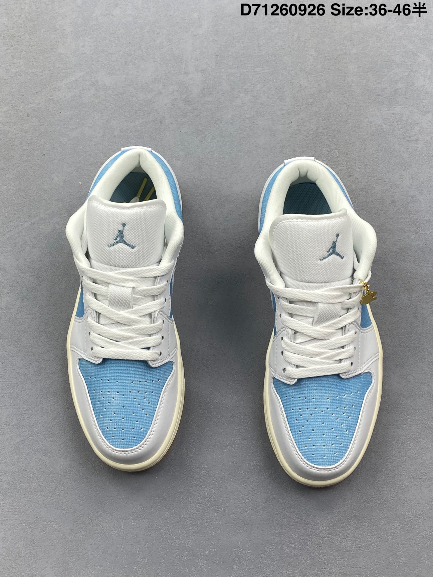 💰130
乔丹Air Jordan 1 Low 低帮复古文化休闲运动篮球鞋。该鞋款从 1985 年元年款汲取设计灵感,焕新演绎简约经典外观,让人感到熟悉的同时又颇具新意。缝线细节搭配后跟刺绣 Wings 标志,彰显 JORDAN 品牌与众不同的专属格调。皮革鞋面,塑就出众结构感与耐穿性
尺码36 36.5 37.5 38 38.5 39 40 40.5 41 42 42.5 43 44 45
货号:HQ2004-400
D71260926