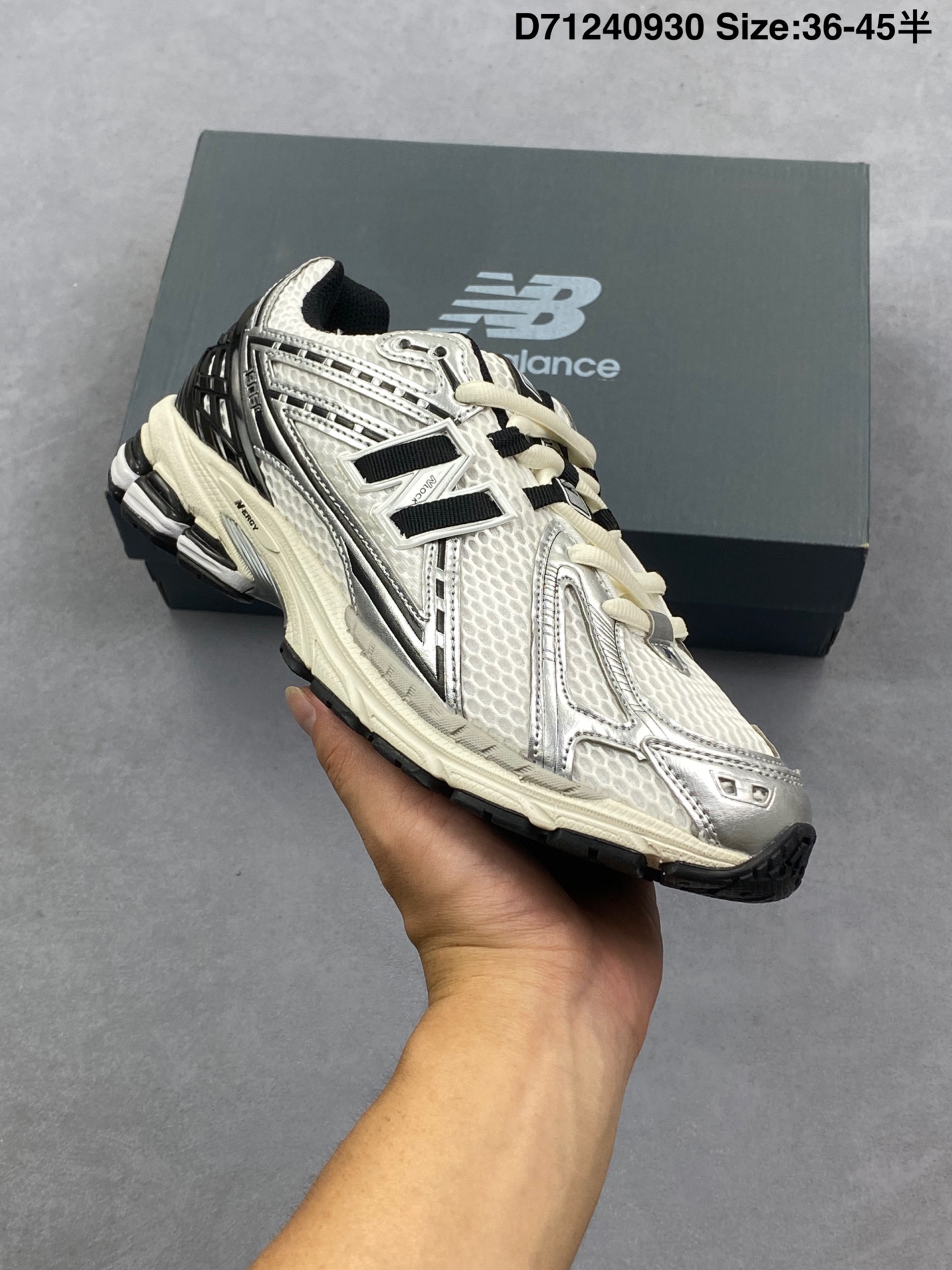 合集💰120
公司级✅New Balance M1906系列 新百伦 复古单品宝藏老爹鞋款
复古元素叠加 质感超级棒 原楦版型材料细节做工精细 作为NB最经典的档案鞋型之一
官方货号:U1906NBT
尺码:36 37 37.5 38 38.5 39.5 40 40.5 41.5 42 42.5 43 44 45
ID:D71240930