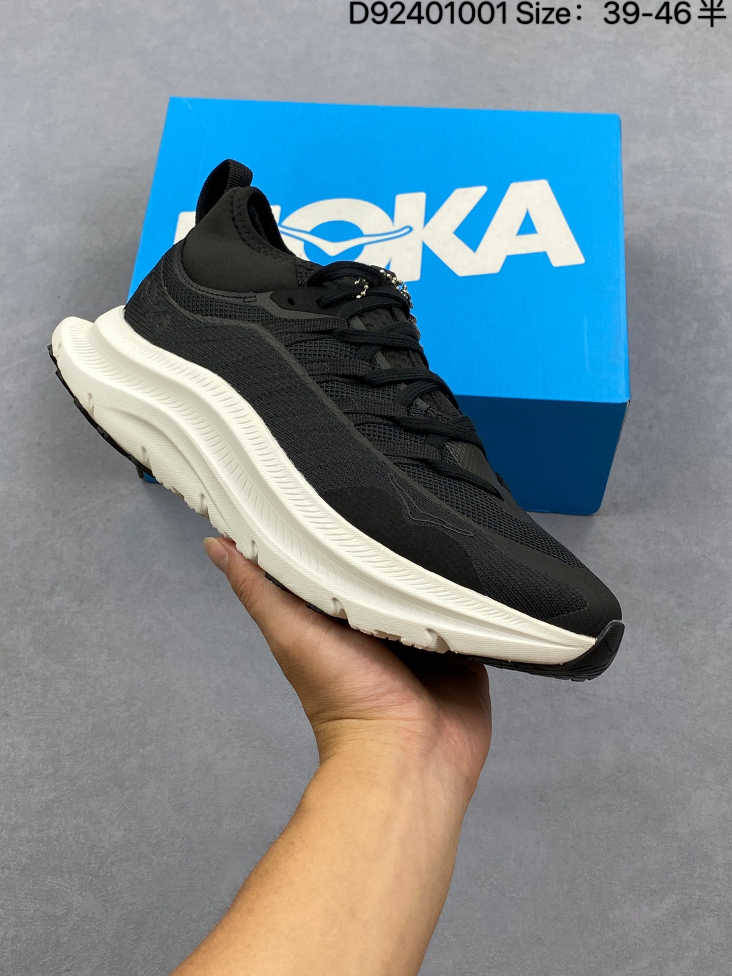 纯原💰360
✅HOKA M KAWANA MID 轻量低帮户外越野跑鞋 户外山脉越野轻量运动跑鞋 
鞋面用轻的无缝架构 鞋带用了弹性不易松脱的扁宽弹性鞋带 轻薄的TPU贴在透气的鞋面上
前掌与中掌部分进行加宽 橡胶大底 EVA缓震鞋底用滚动平衡技术引导跑者自然步态
货号:1169270/BBNB
尺码:39 40 40.5 41 42 42.5 43 44 45 46
D92401001