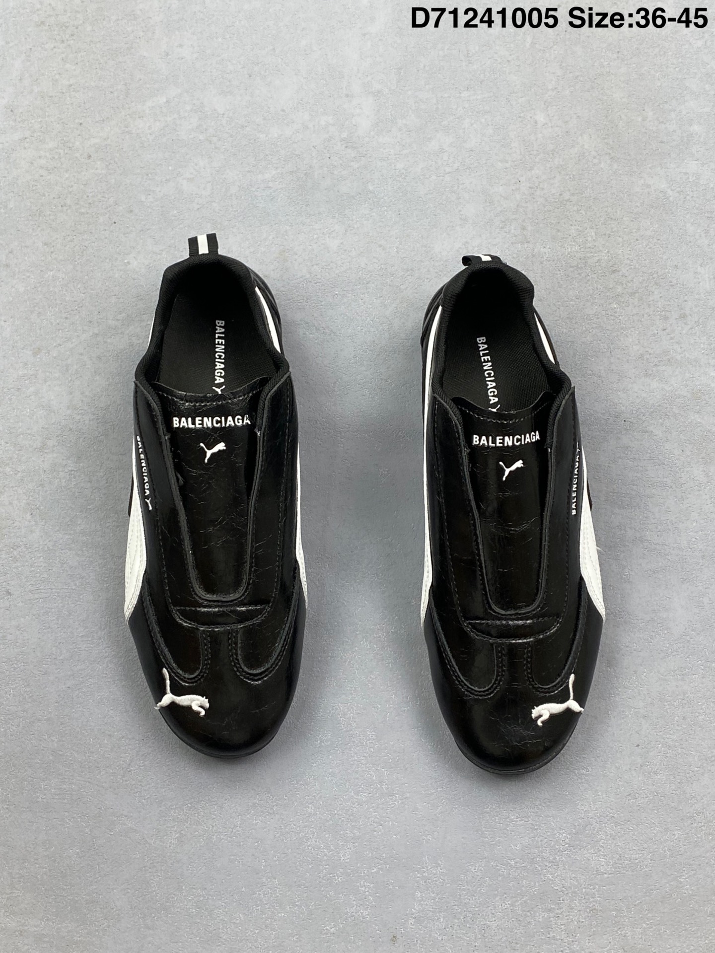💰120
真标带半码
PUMA x Balenciaga Speedcat 彪马 x 巴黎世家 联名黑白色 薄底鞋德训鞋赛车鞋牛皮圆头套脚一脚蹬低邦生活休闲鞋 本次的Balenciaga x Puma联名选用了近两年人气极高的"薄底鞋"Speedcat为蓝本,原本就超火的赛车鞋型,被巴黎世家注入了灵魂一设计师直接把鞋侧标志性的PUMA Formstripx,鞋头PUMA Logo得以保留,鞋舌、侧身白色的Balenciaga字样及彪马Logo则表明了联名身份,后跟则是鞋款的尺码,这也是Balenciagax鞋款的家族习惯。
货号:406515-01
货号:847148 WSDSB 1090
编码:D71241005
Size:36~45B