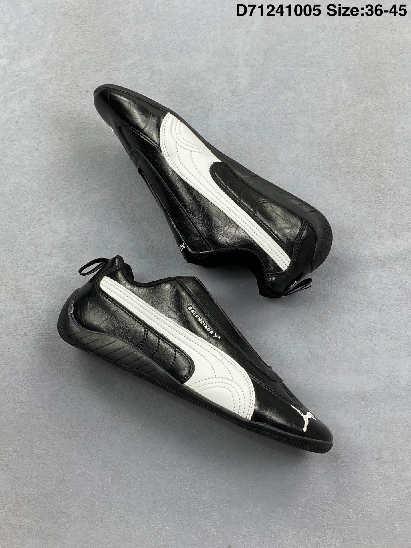 💰120
真标带半码
PUMA x Balenciaga Speedcat 彪马 x 巴黎世家 联名黑白色 薄底鞋德训鞋赛车鞋牛皮圆头套脚一脚蹬低邦生活休闲鞋 本次的Balenciaga x Puma联名选用了近两年人气极高的"薄底鞋"Speedcat为蓝本,原本就超火的赛车鞋型,被巴黎世家注入了灵魂一设计师直接把鞋侧标志性的PUMA Formstripx,鞋头PUMA Logo得以保留,鞋舌、侧身白色的Balenciaga字样及彪马Logo则表明了联名身份,后跟则是鞋款的尺码,这也是Balenciagax鞋款的家族习惯。
货号:406515-01
货号:847148 WSDSB 1090
编码:D71241005
Size:36~45B