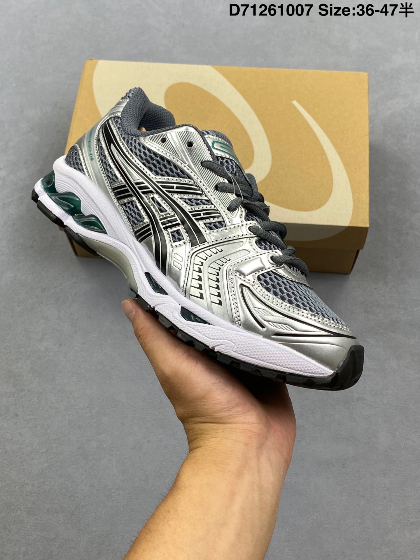 💰130
Asics Gel-Kayano 14代 运动休闲透气专业跑鞋
#原档案据数开发楦型纸版 原装印尼工代进口单丝纤维程工网布鞋面,更贴合脚型和舒适透气,后跟稳定片带来合脚舒适的穿着感优化后的GEL,提供更好的缓冲保护性,FLYTEFOAM BLAST中底科技,兼具轻量、缓冲、回弹,提升跑步推进力,给跑步健将营造新的跑步体验。
货号:1203A667-100
尺码:36~47半
编码:D71261007