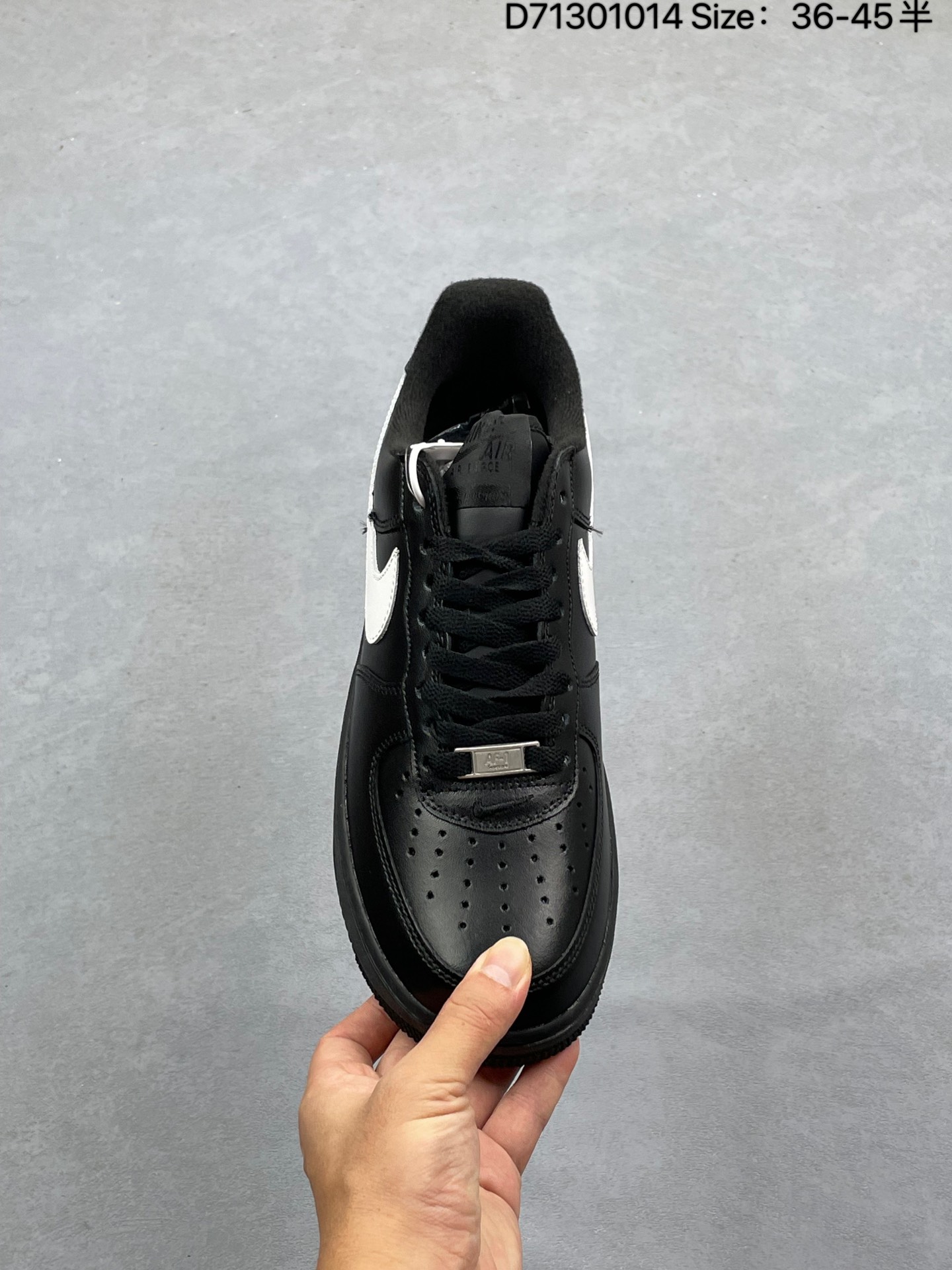 💰150
Nike Air Force 1 Low Supreme联名 空军一号低帮运动休闲板鞋 原楦头原纸板 打造纯正空军版型 专注外贸渠道 全掌内置蜂窝气垫 原盒配件 原厂中底钢印、拉帮完美   
货号：CU9225-001
尺码：35.5 36 36.5 37.5 38 38.5 39 40 40.5 41 42 42.5 43 44 44.5 45 

编码D71301014