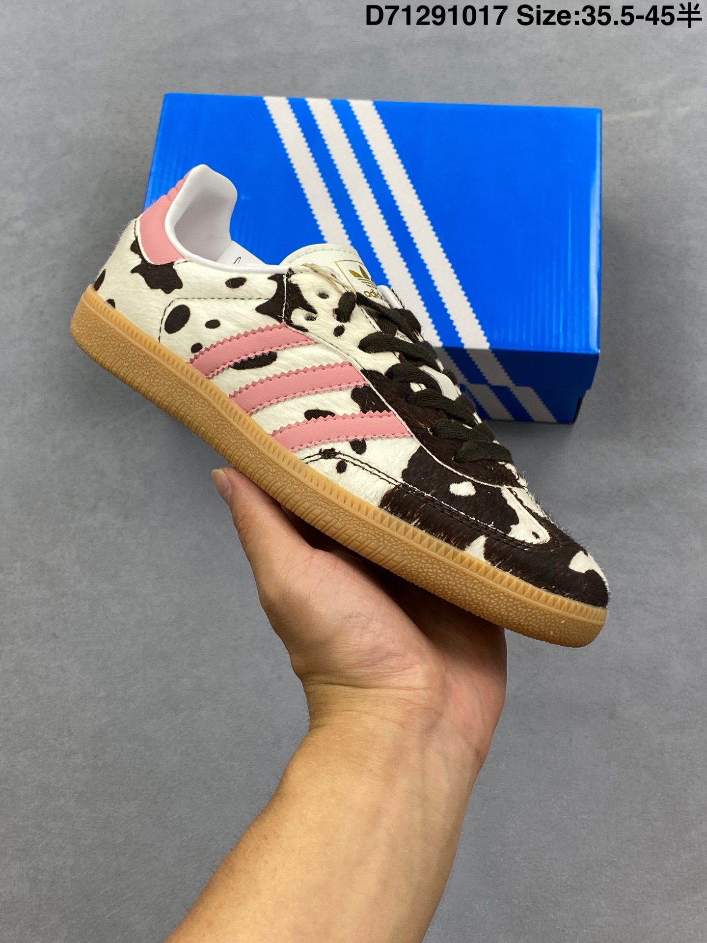 Adidas Samba OG 三叶草 性价比天花板 先行尝鲜版 桑巴纪念日系列 区别市面假皮革通货 Adidas 近70年的经典Samba OG 原装全头层制作♨超软头层真皮杜绝劣质仿皮 修长的鞋楦,略微尖尖的鞋头,翻毛皮的鞋头拼接,这些我们都看得到的元素正是Samba的设计灵魂 官方货号:JR4219 ID:D71291017
