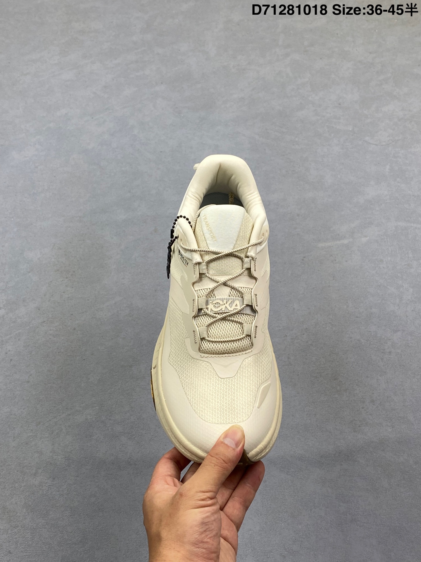 💰140
HOKA/霍卡 男女鞋真标半码制,升级原楦原纸版开发版型,采用热熔尼龙科技鞋面材质,搭载轻量化材料超轻量泡棉中底,外置V版橡胶防滑黄金大底❗️全新户外鞋款,美国新兴跑鞋品牌Hoka One One Project Transport 项目运输系列低帮厚底轻量户外越野运动慢跑鞋“ 1133958
类型:男女鞋
码数:36 36.5 37 38 38.5 39 40 40.5 41 42 42.5 43 44 45
编码:D71281018