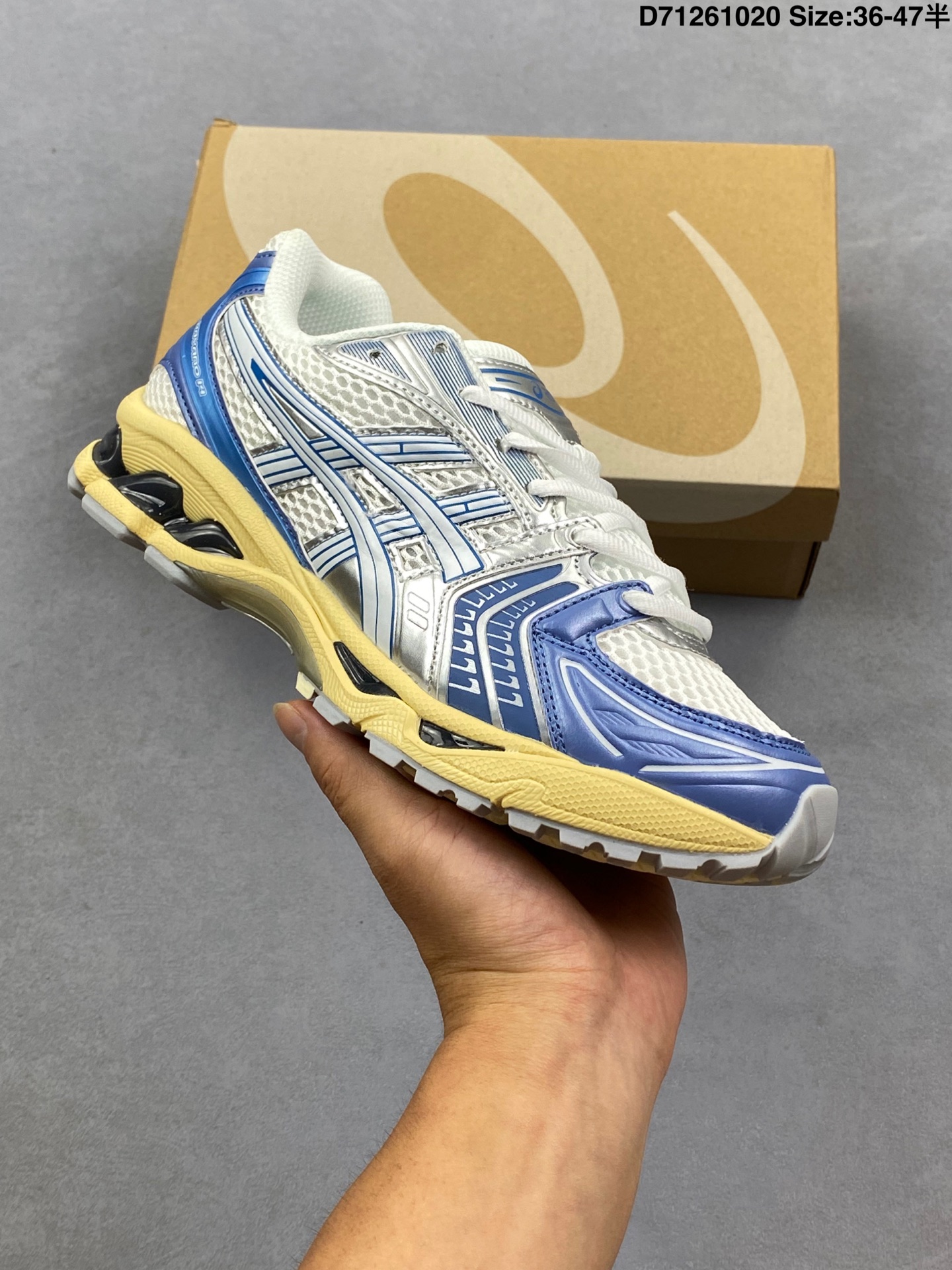 💰130
亚瑟士/ASICS Gel Kayano 14"Cream Denim Blue"卡亚诺14代系列轻量缓震休闲运动跑步鞋 采用环保太空合成革配合透气网眼布鞋面材质 中底3D可视GEL缓震胶效果 升级EVA全新缓震中底部位科技组合耐磨橡胶外底片❗13年前经典首度回归,复刻魅力难挡!
货号:1203A537 250
尺码:36 37 37.5 38 39 39.5 40.5 41.5 42 42.5 43.5 44 45
编码:D71261020
Size:36~45B