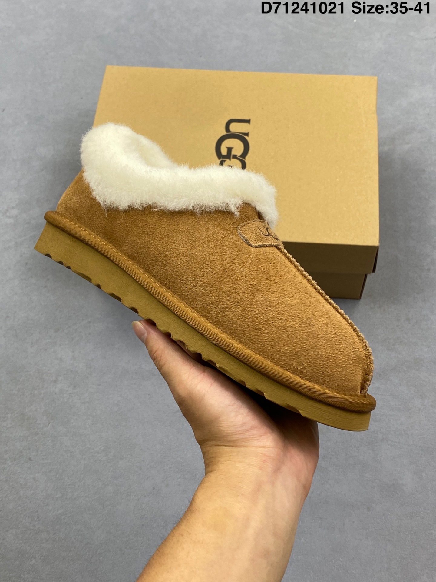 合集💰120
UGG/雪地靴 广东原产,采用TPU模压定型翻毛皮鞋面材质,内嵌人造卷曲羊毛毛绒里衬和鞋垫,保暖锁热,选用17毫米UGGPURE™ 植入式羊毛里衬与可拆卸的UGGPURE™ 植入式羊毛鞋垫,Treadlite轻翼科技外底-优质的防滑,耐磨性,和良好的弹性❗️2023FW秋冬新款,美国轻奢品牌🐑UGG W Tazzla 塔次特系列低帮时尚百搭舒适保暖休闲便鞋“栗子棕加绒 1134810
类型:女鞋
码数:35 36 37 38 39 40 41
编码:D71241021