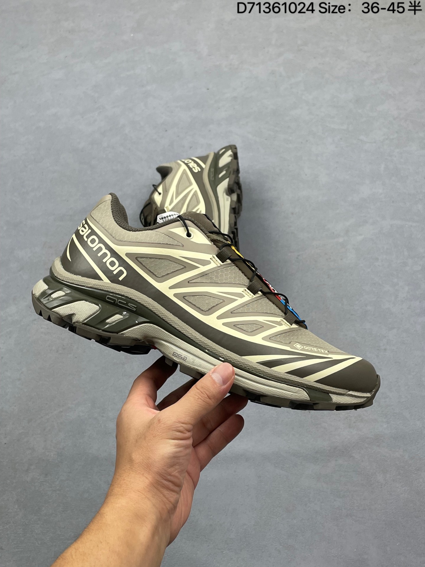 💰180
Salomon XT-6 萨洛蒙复古潮流户外机能登山跑鞋 灰棕
全套原纸板楦头开发 原厂特供网布配套加持 确保原汁原味 完美呈现版型 原档数据独家私模五层组合大底 原装Ortholite轻量化鞋垫 中底布带钢印编号 原厂TPU锁扣 进口港宝加持 后跟自然饱满 鞋面以“锯齿”状的包裹系统呈现 在基色底之下加入了各种色点缀 鞋面由 TPU 薄膜制成 并焊接在高耐磨网眼上 使其既时尚又坚固 由 ACS底盘支撑 可增强稳定性和支撑力 以及由橡胶凸耳 Contragrip外底覆盖的 EVA 缓冲中底 旨在应对崎岖的地形 鞋舌上的彩色Salomon 标签、Quicklace 系统以及鞋头、鞋舌和鞋跟上的附加品牌使细节更加完美 让穿着者可以轻松驾驭户外与通勤下的任何运动生活场景 无缝鞋身户外随意纵横
货号:417412
尺码:36 36.5 37.5 38 38.5 39 40 40.5 41 42 42.5 43 44 45
编码:D71361024