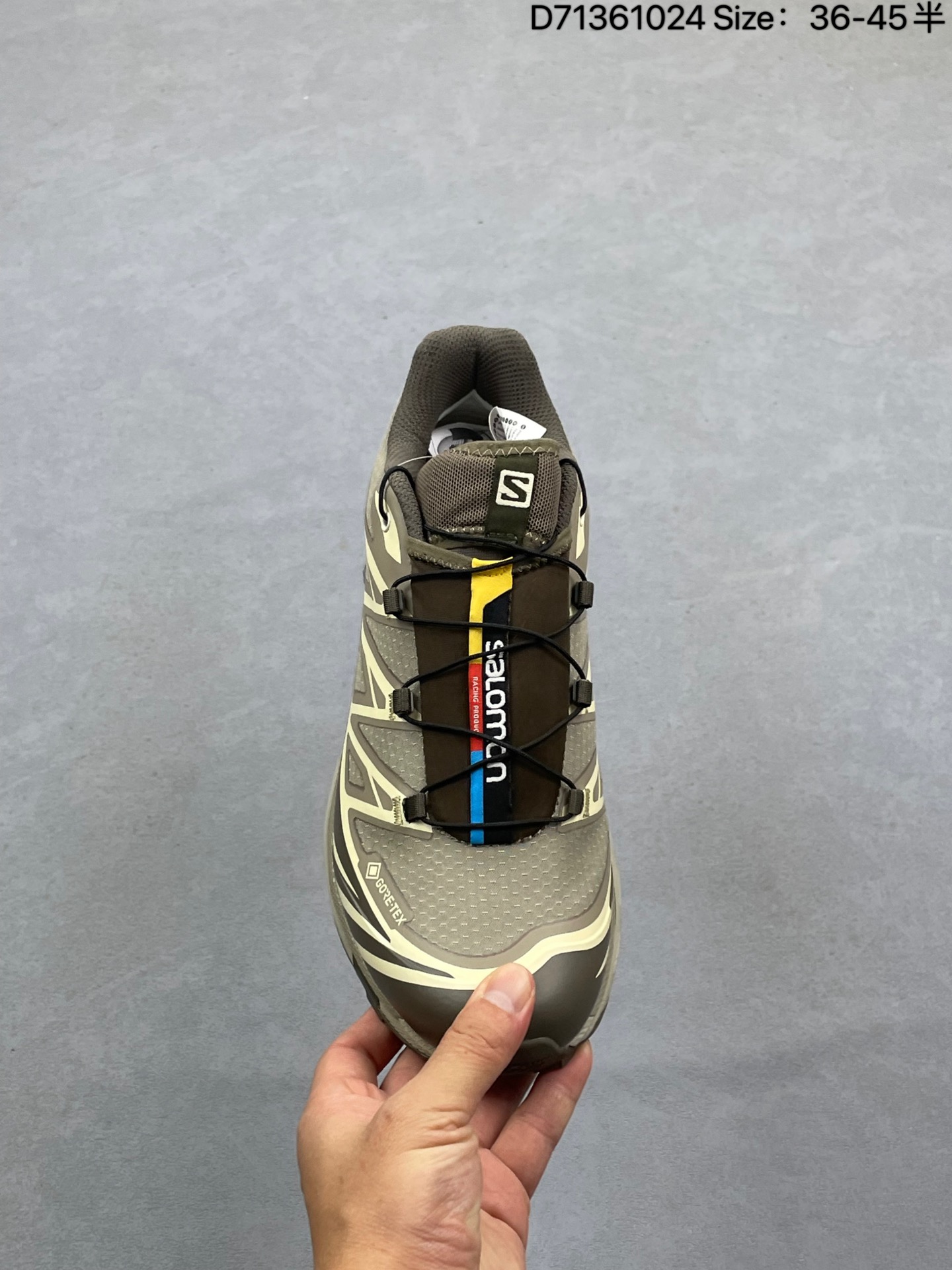 💰180
Salomon XT-6 萨洛蒙复古潮流户外机能登山跑鞋 灰棕
全套原纸板楦头开发 原厂特供网布配套加持 确保原汁原味 完美呈现版型 原档数据独家私模五层组合大底 原装Ortholite轻量化鞋垫 中底布带钢印编号 原厂TPU锁扣 进口港宝加持 后跟自然饱满 鞋面以“锯齿”状的包裹系统呈现 在基色底之下加入了各种色点缀 鞋面由 TPU 薄膜制成 并焊接在高耐磨网眼上 使其既时尚又坚固 由 ACS底盘支撑 可增强稳定性和支撑力 以及由橡胶凸耳 Contragrip外底覆盖的 EVA 缓冲中底 旨在应对崎岖的地形 鞋舌上的彩色Salomon 标签、Quicklace 系统以及鞋头、鞋舌和鞋跟上的附加品牌使细节更加完美 让穿着者可以轻松驾驭户外与通勤下的任何运动生活场景 无缝鞋身户外随意纵横
货号:417412
尺码:36 36.5 37.5 38 38.5 39 40 40.5 41 42 42.5 43 44 45
编码:D71361024